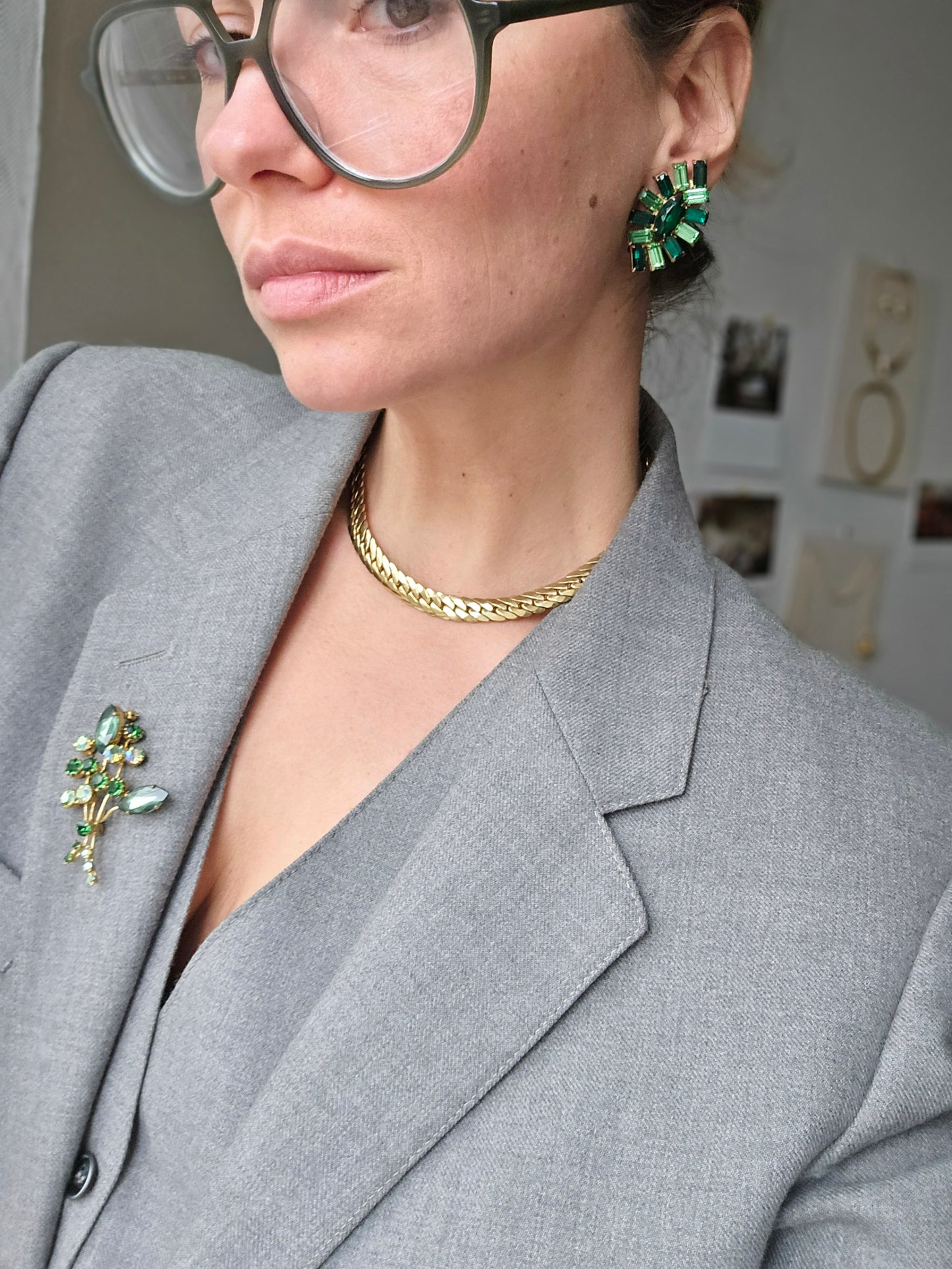 Vintažiniai klipsai su žaliais stiklo kristalais