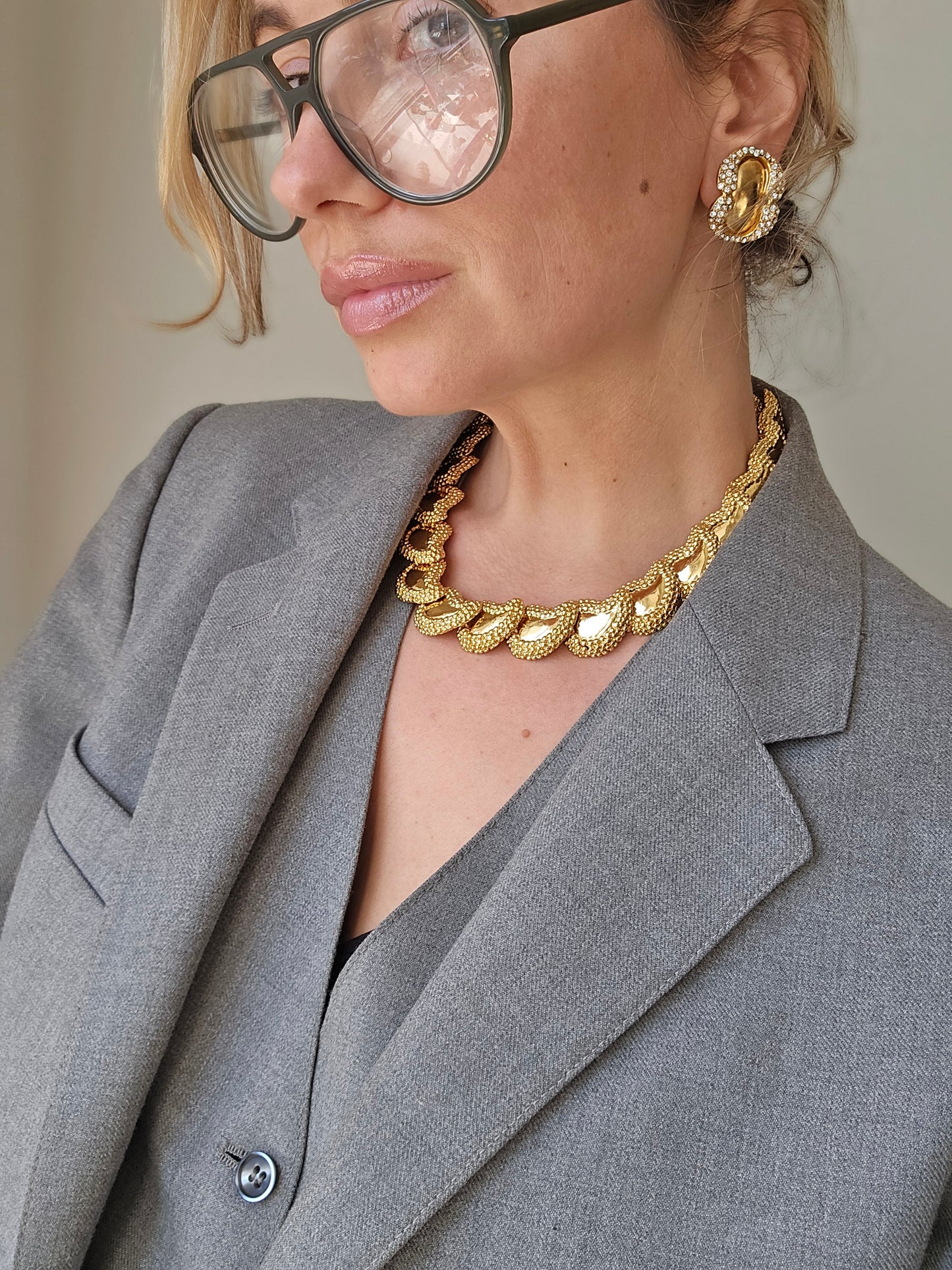 Vintažiniai aukso spalvos klipsai