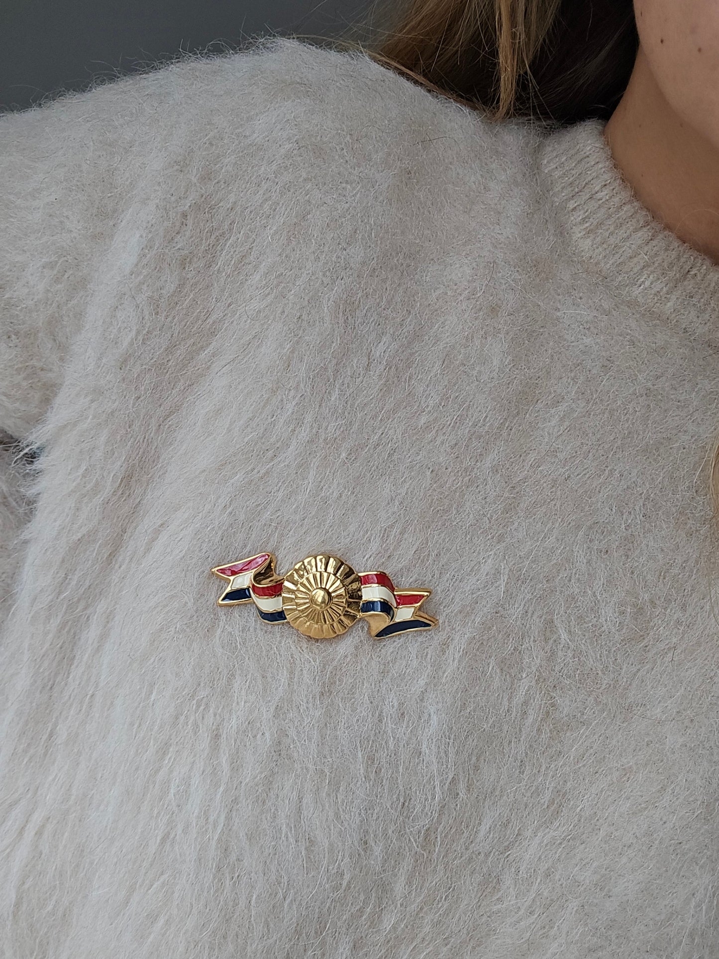 Vintažinė Nina Ricci sagė skirta prancūzijos revoliucijos kolekcijai