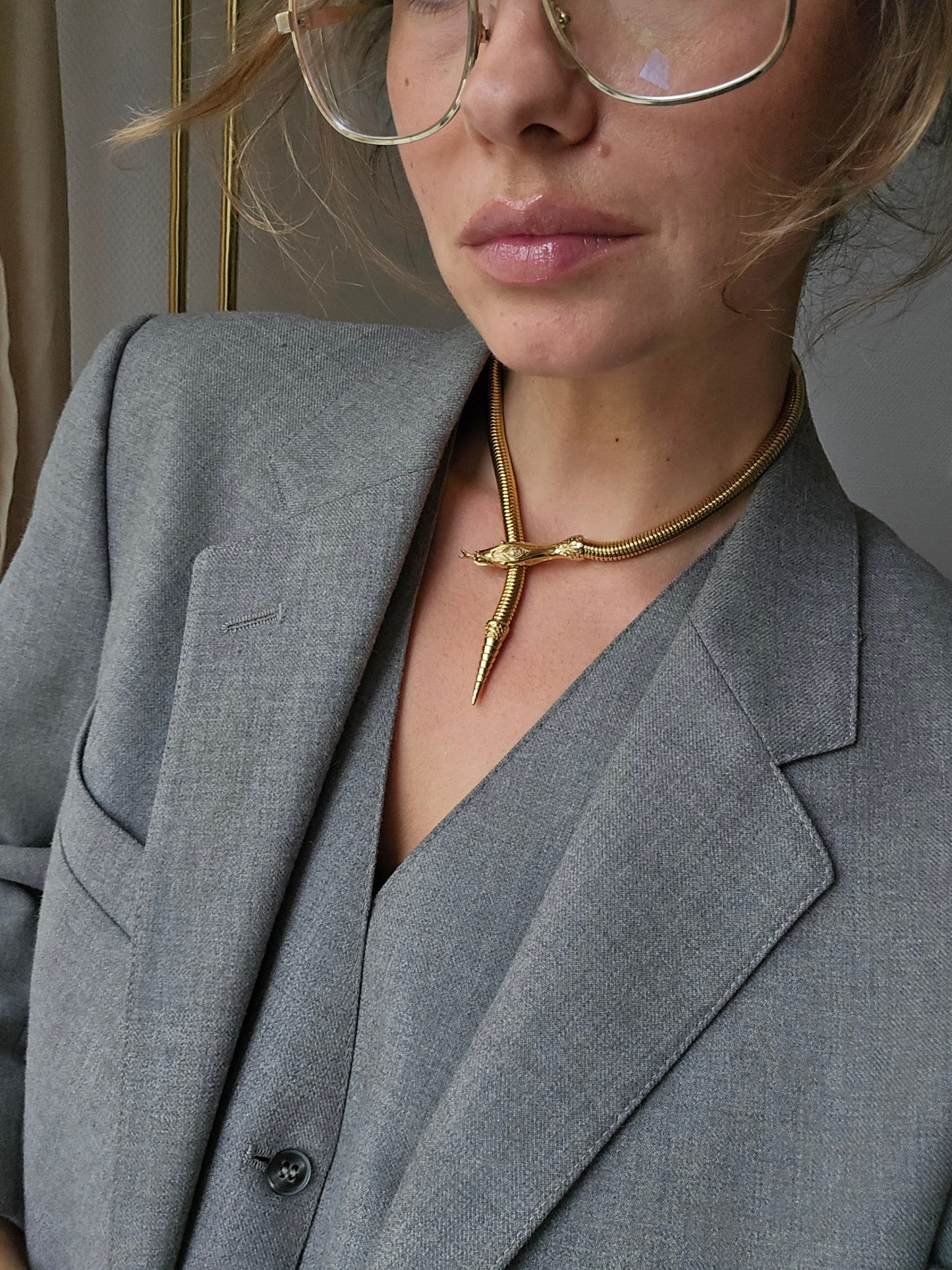 Vintažinis kaklo papuošalas gyvatė