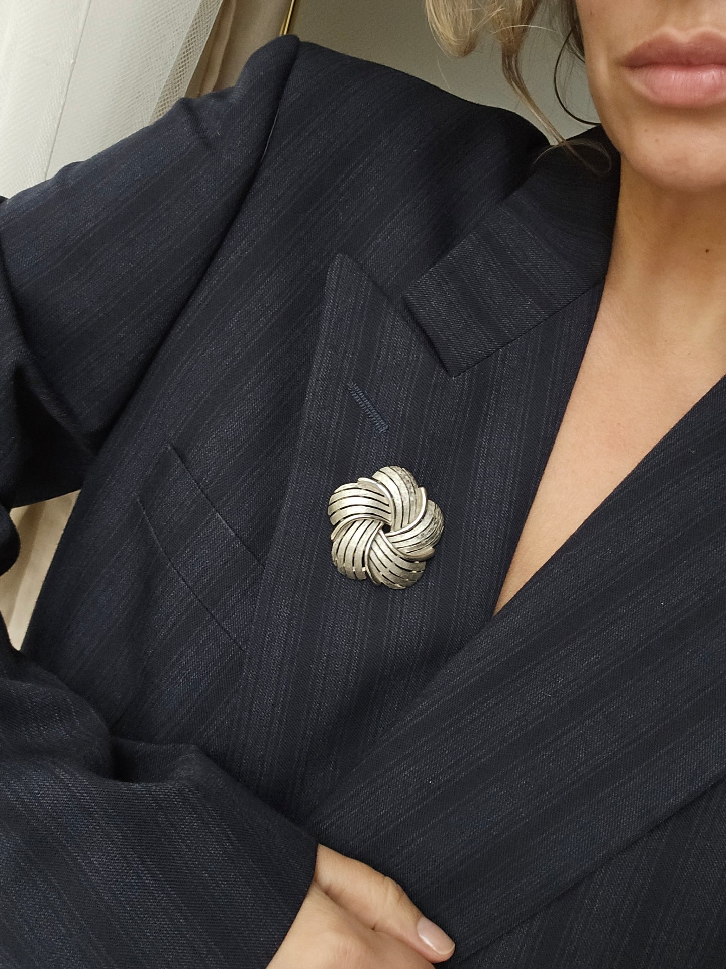 Vintažinė 50'tų metų TRIFARI sidabro spalvos sagė