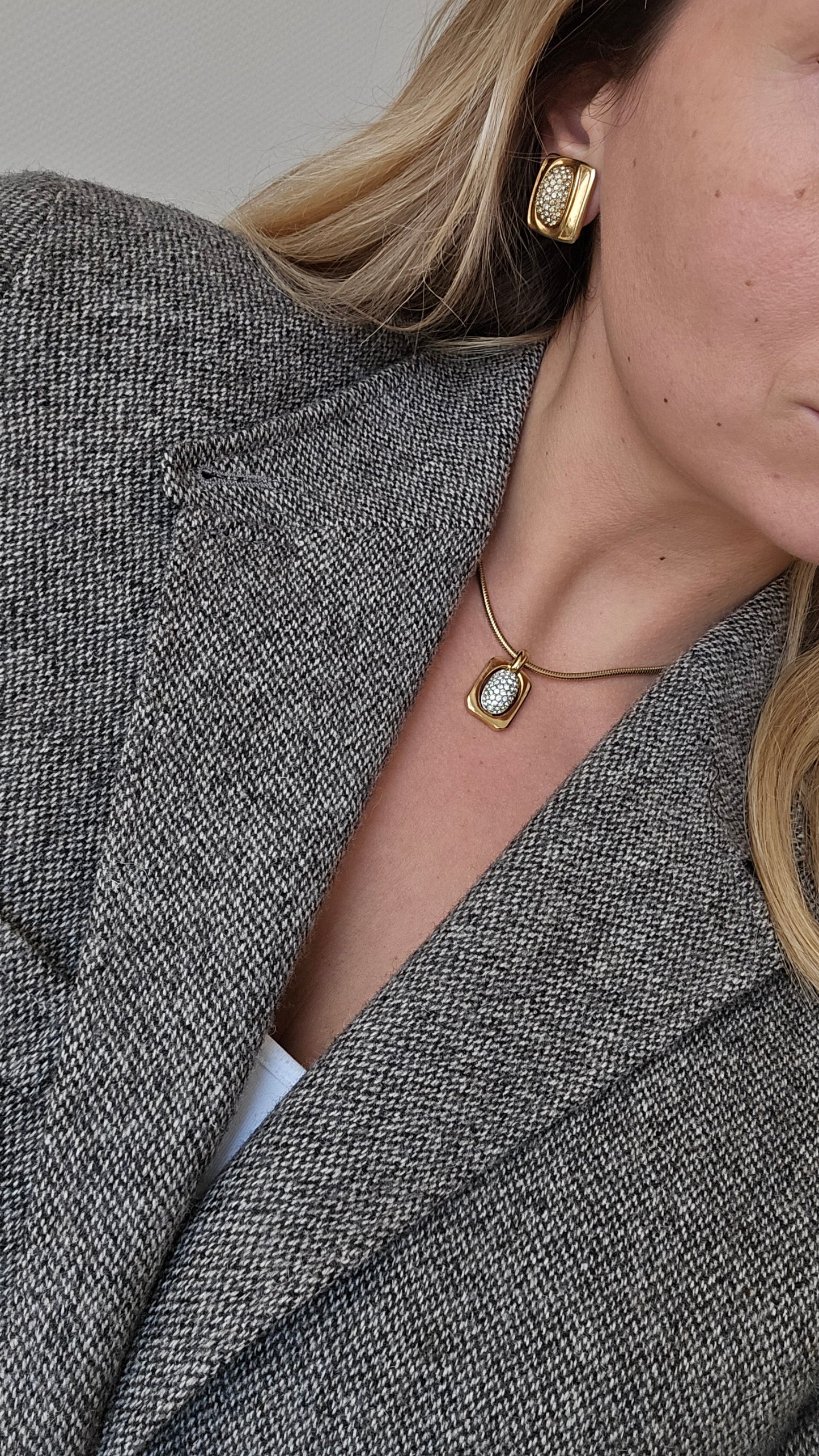 Vintažinis 1975m. Cristian Dior kaklo papuošalas