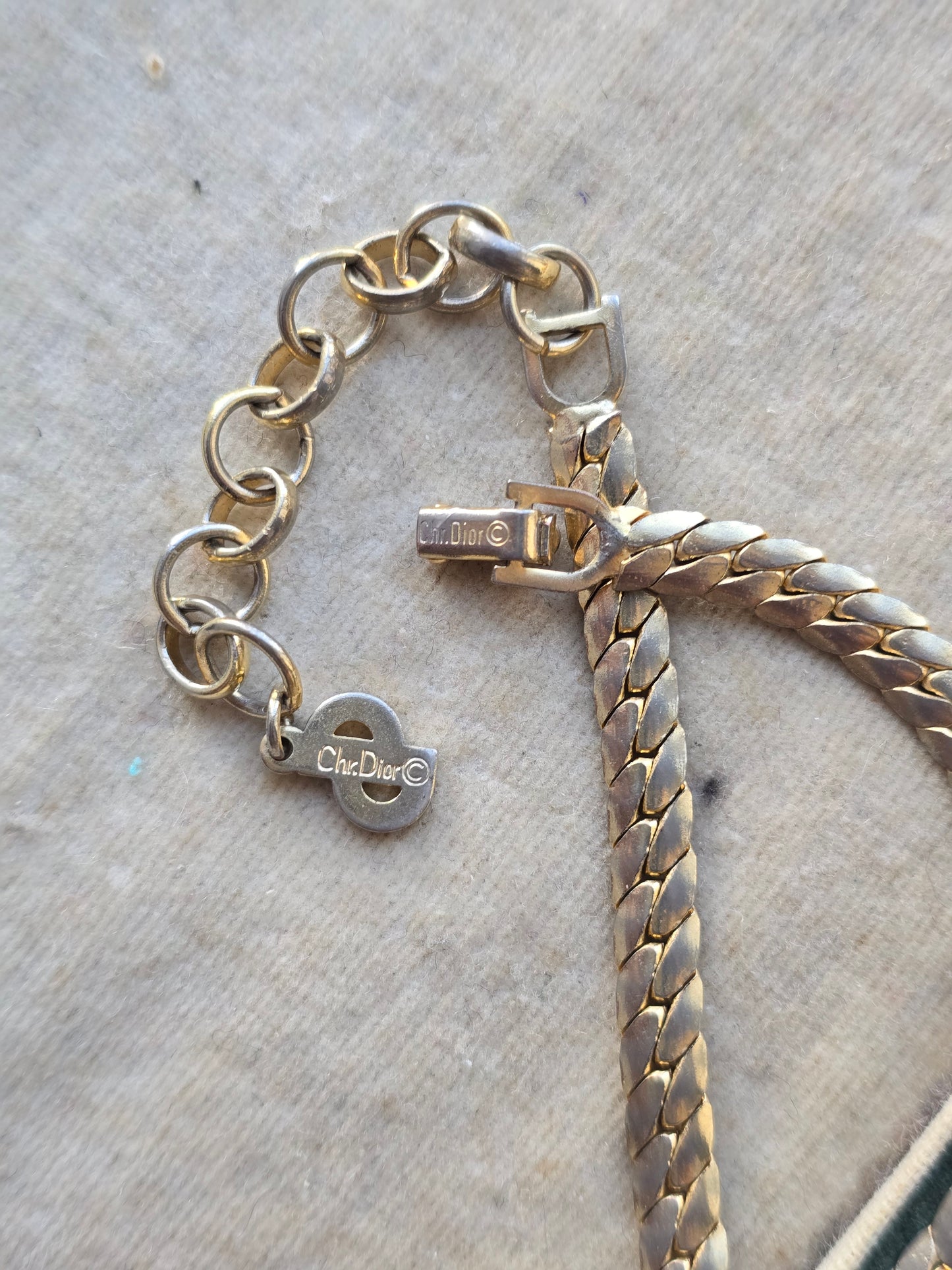 Vintažinis Christian Dior kaklo papuošalas su akriliniu perlu