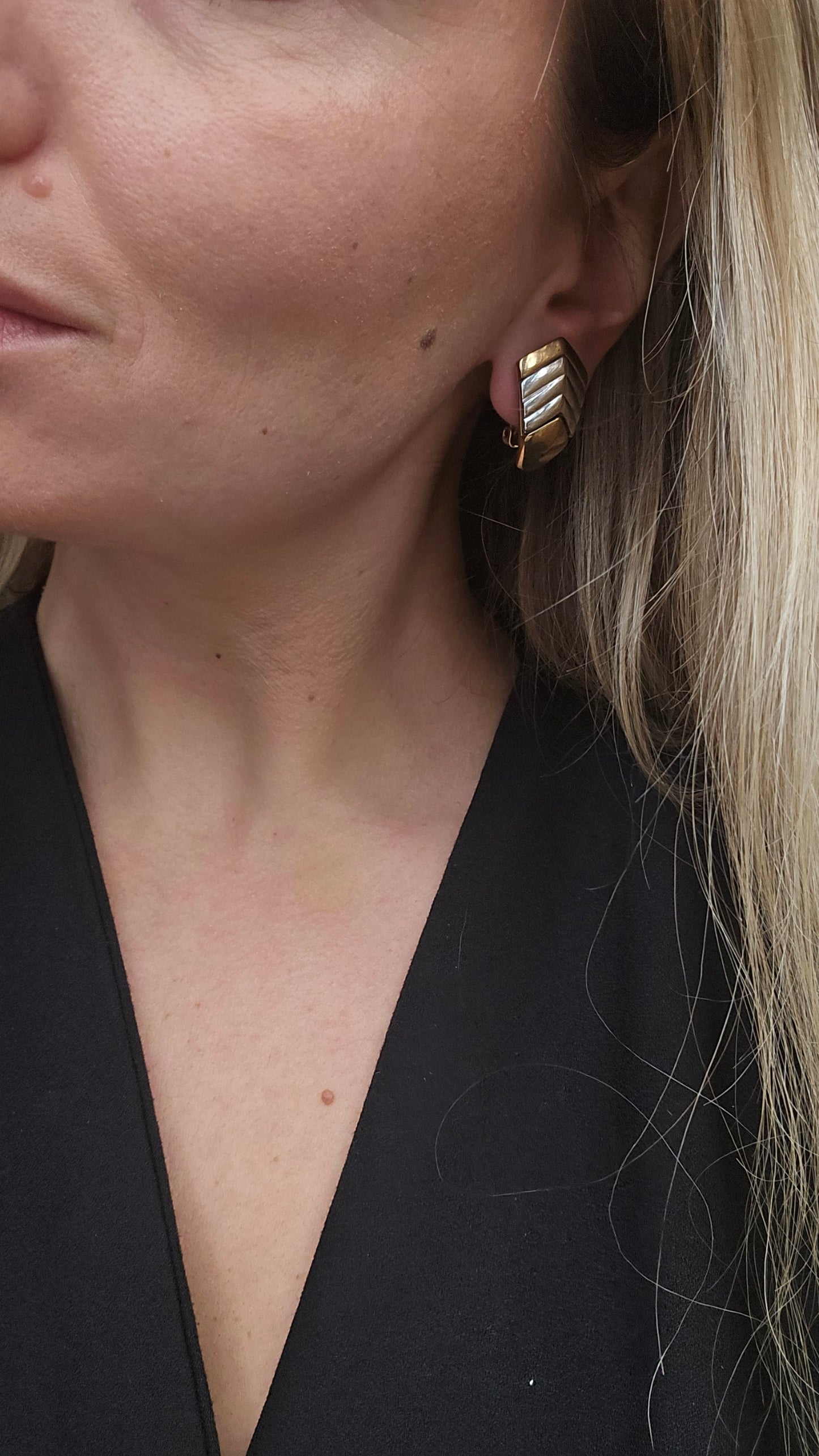 Vintažiniai aukso spalvos klipsai