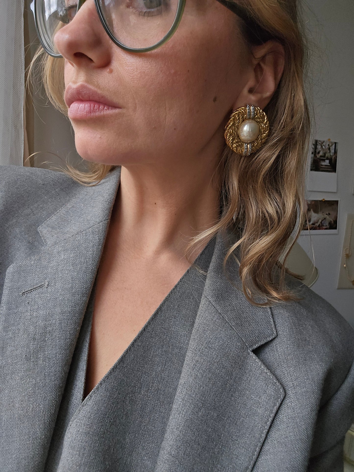 Vintažiniai paauksuoti VOGUE BIJOUX klipsai su akriliniu perliuku