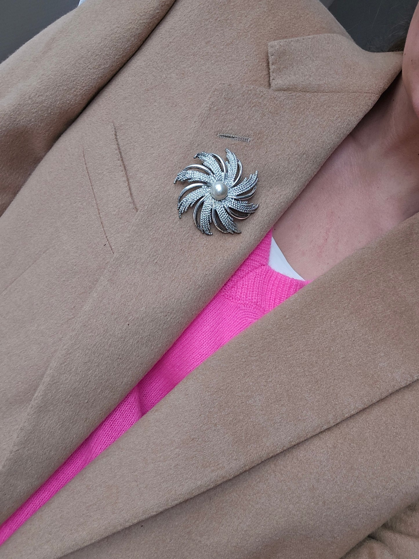 Vintažinė sidabro spalvos Sarah Coventry sagė snaigė