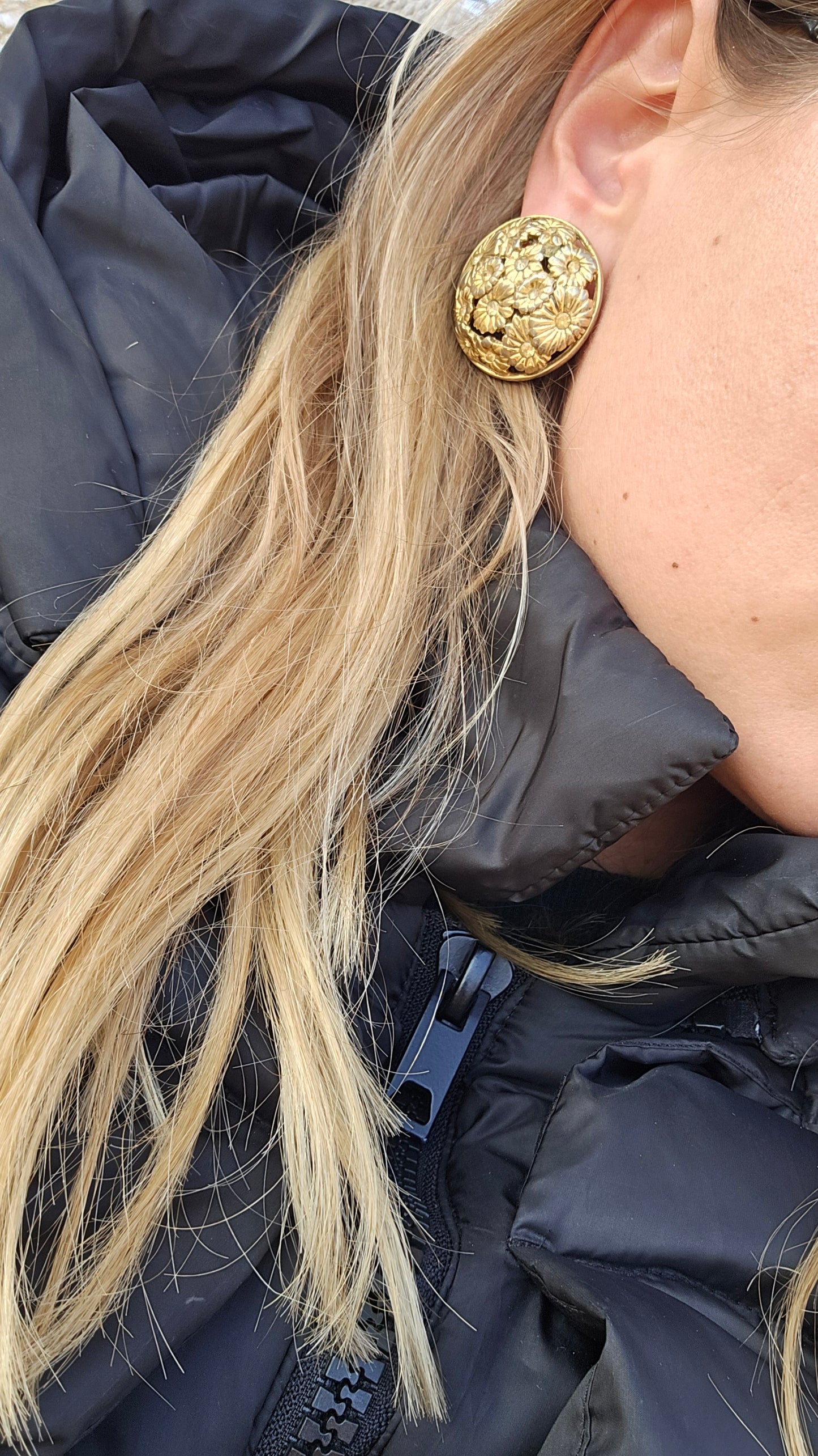 Vintažiniai apvalūs klipsai su gėlėmis