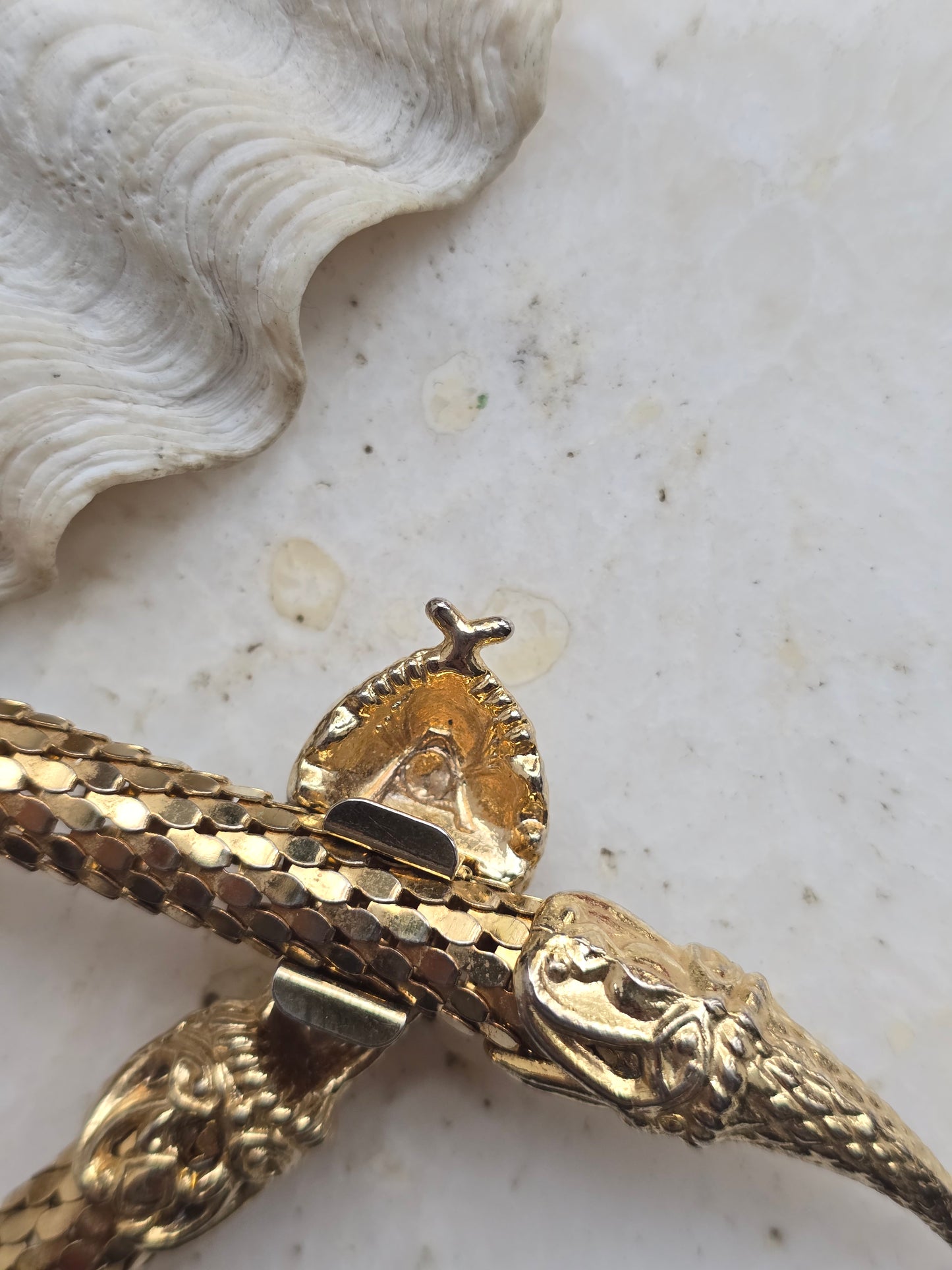 Vintažinis DL Auld aukso spalvos kaklo papuošalas gyvatė