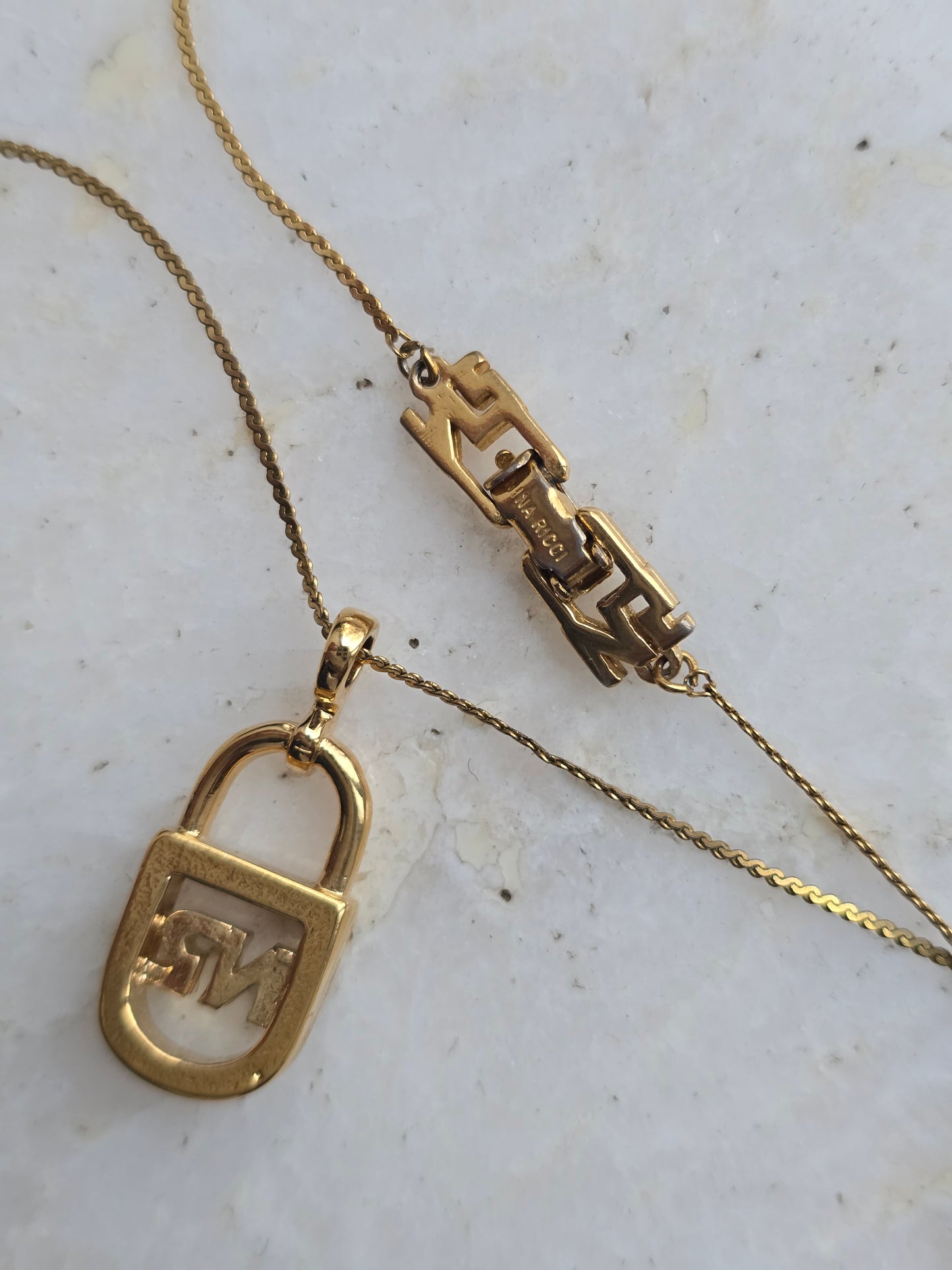 Nina Ricci kapabukas spynelė