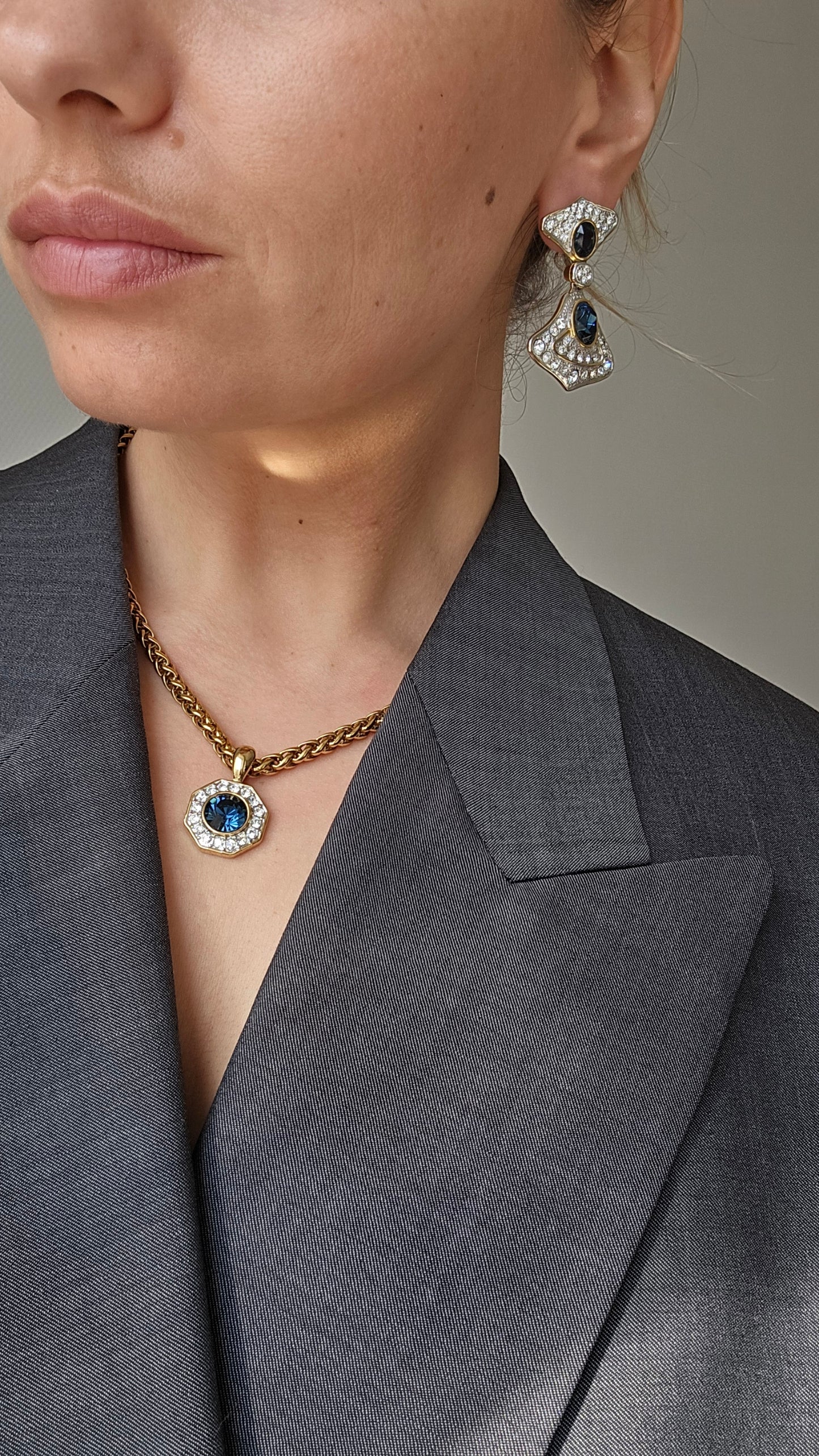 Vintažiniai auskarai su stiklo kristalais