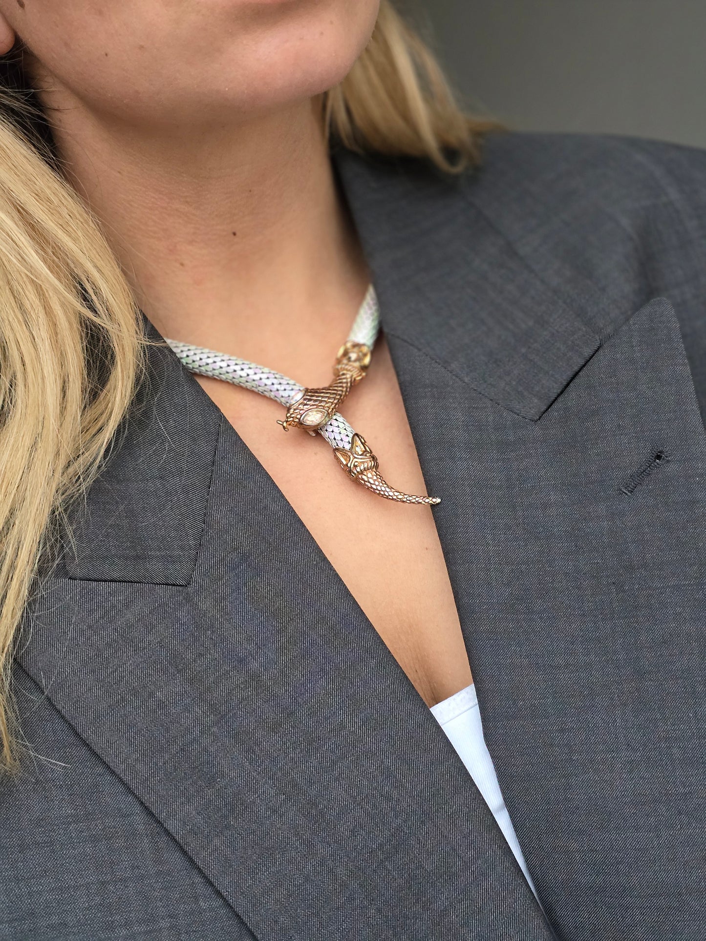 Vintažinis kaklo papuošalas gyvatė