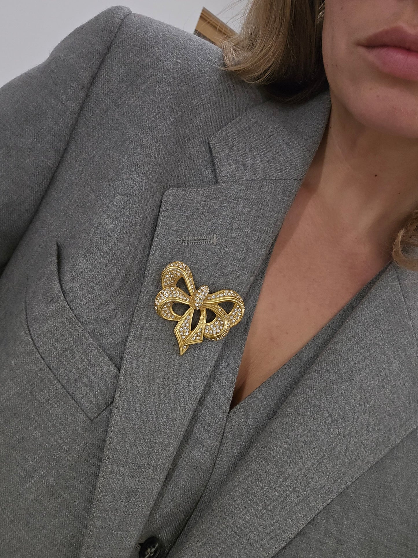 Vintažinė aukso spalvos sagė bantukas (Prancūzija)