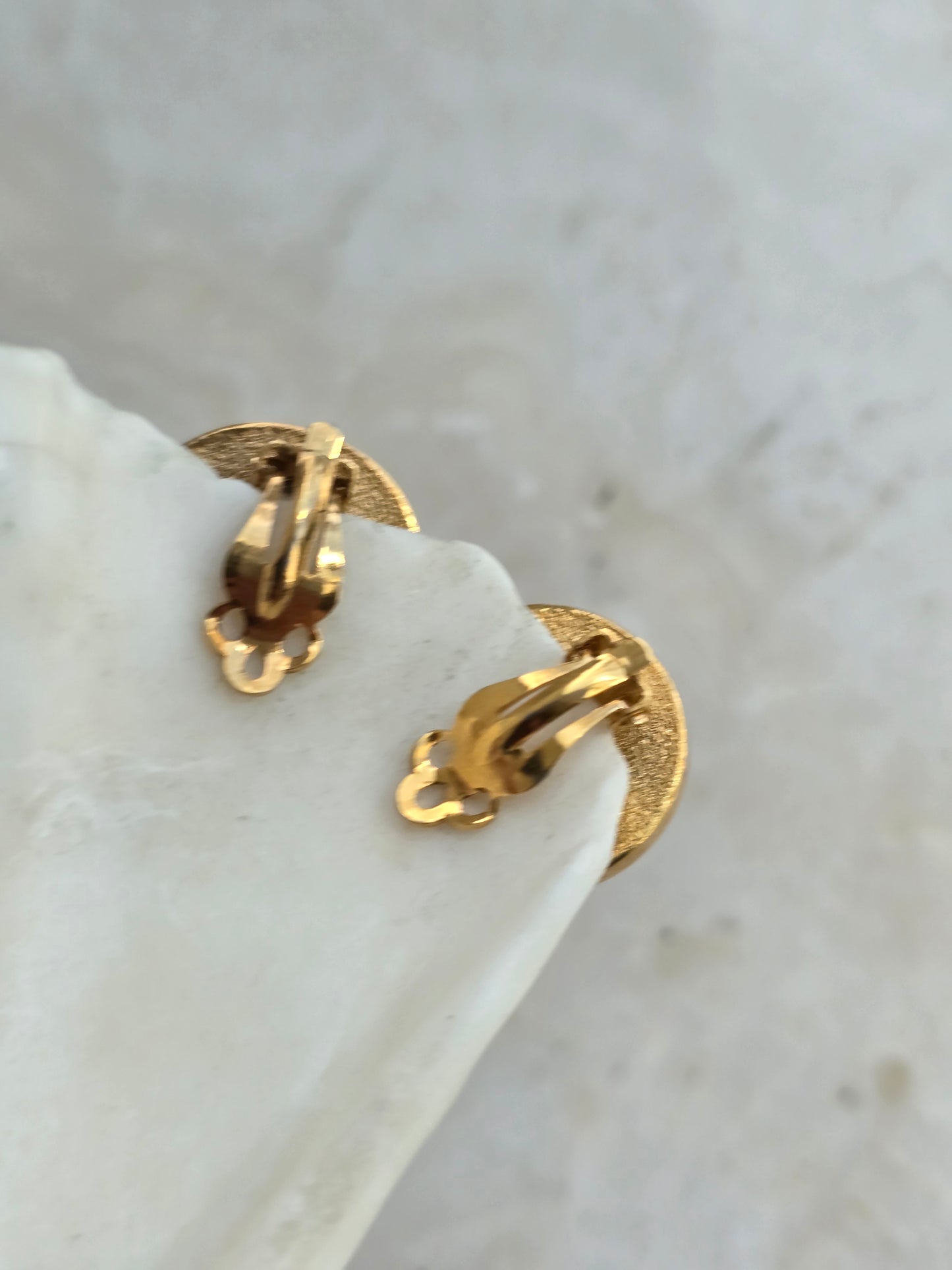 Vintažiniai Avon klipsai