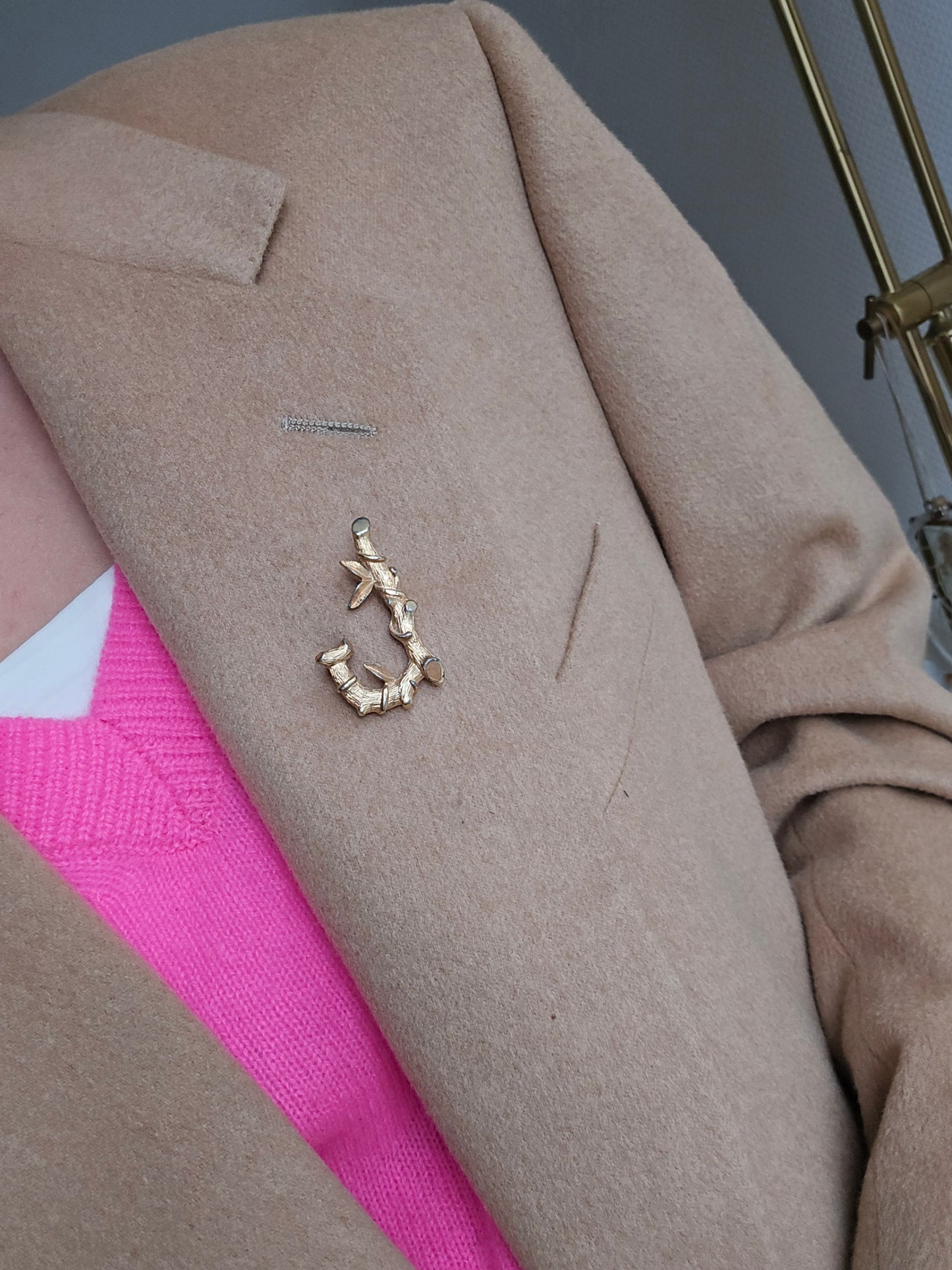 Vintažinė Sarah Coventry sagė raidė J