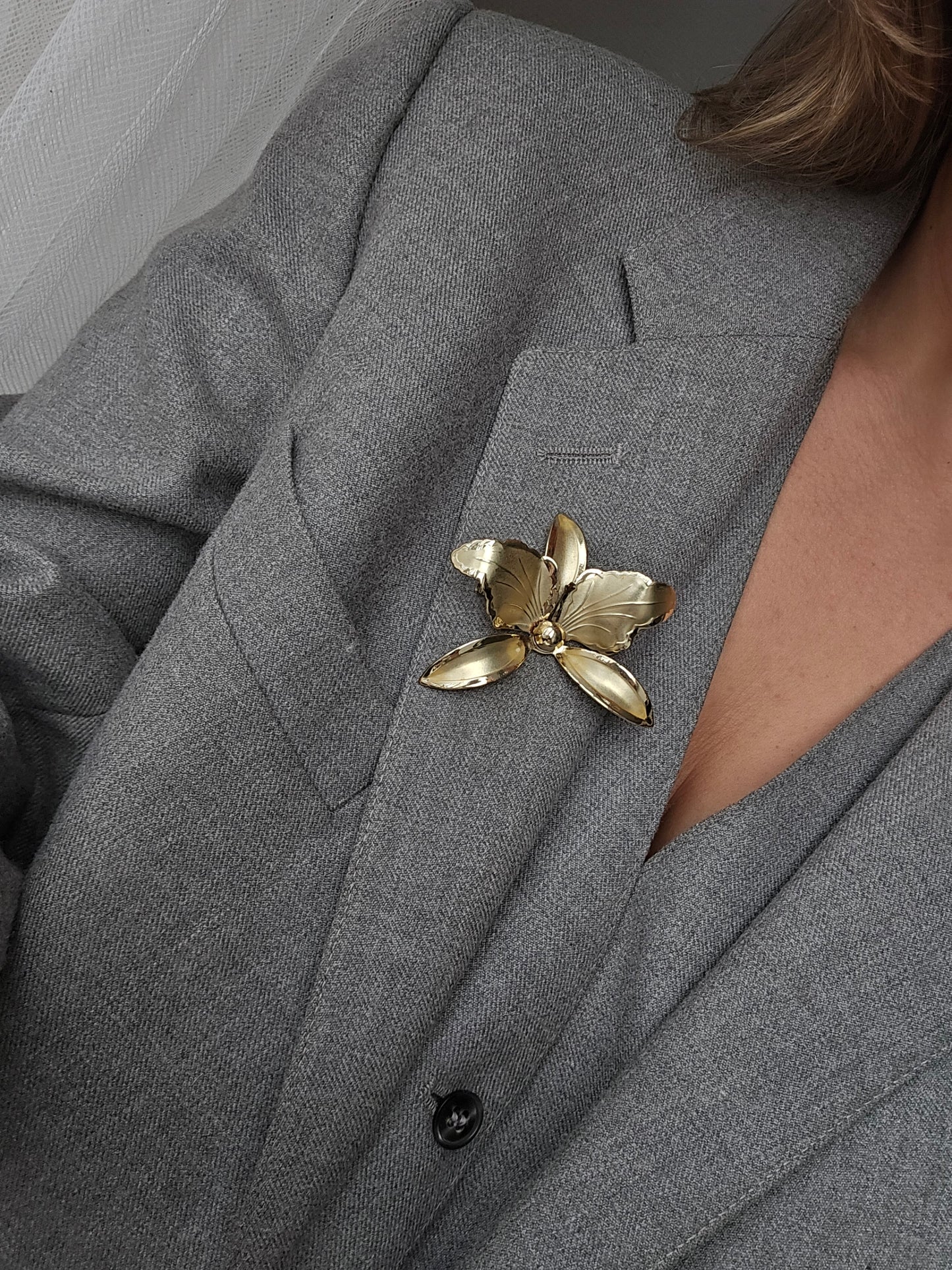 Vintažinė sagė orchidėja