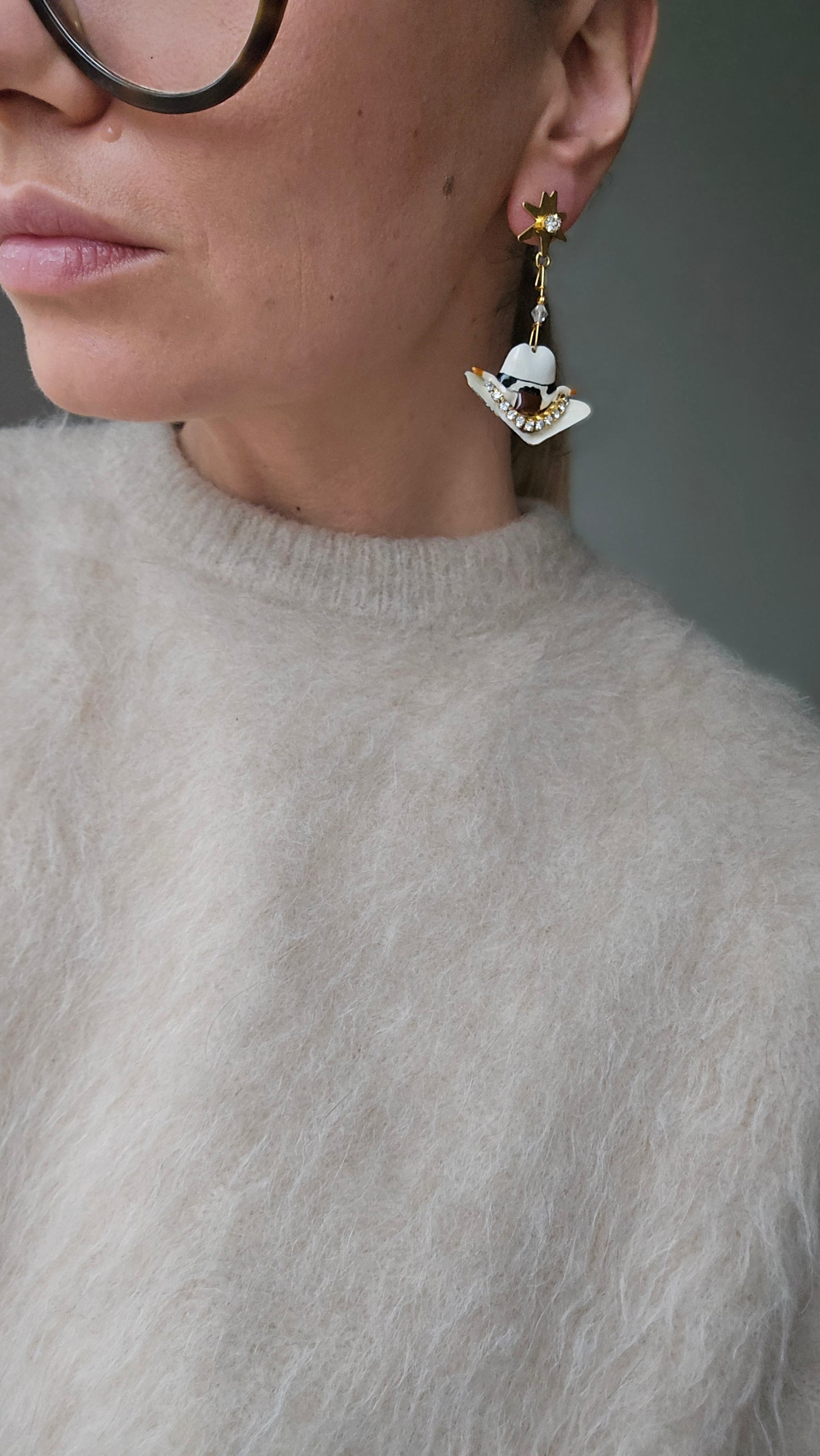 Kaubojiško stiliaus Lunch at the Ritz auskarai su emale