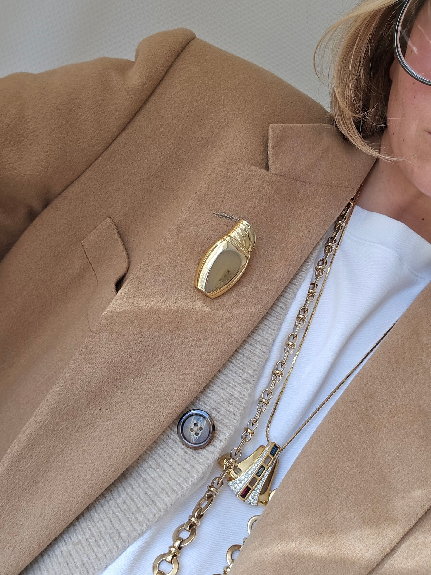 Vintažinė GIVENCHY sagė kvepalų buteliukas