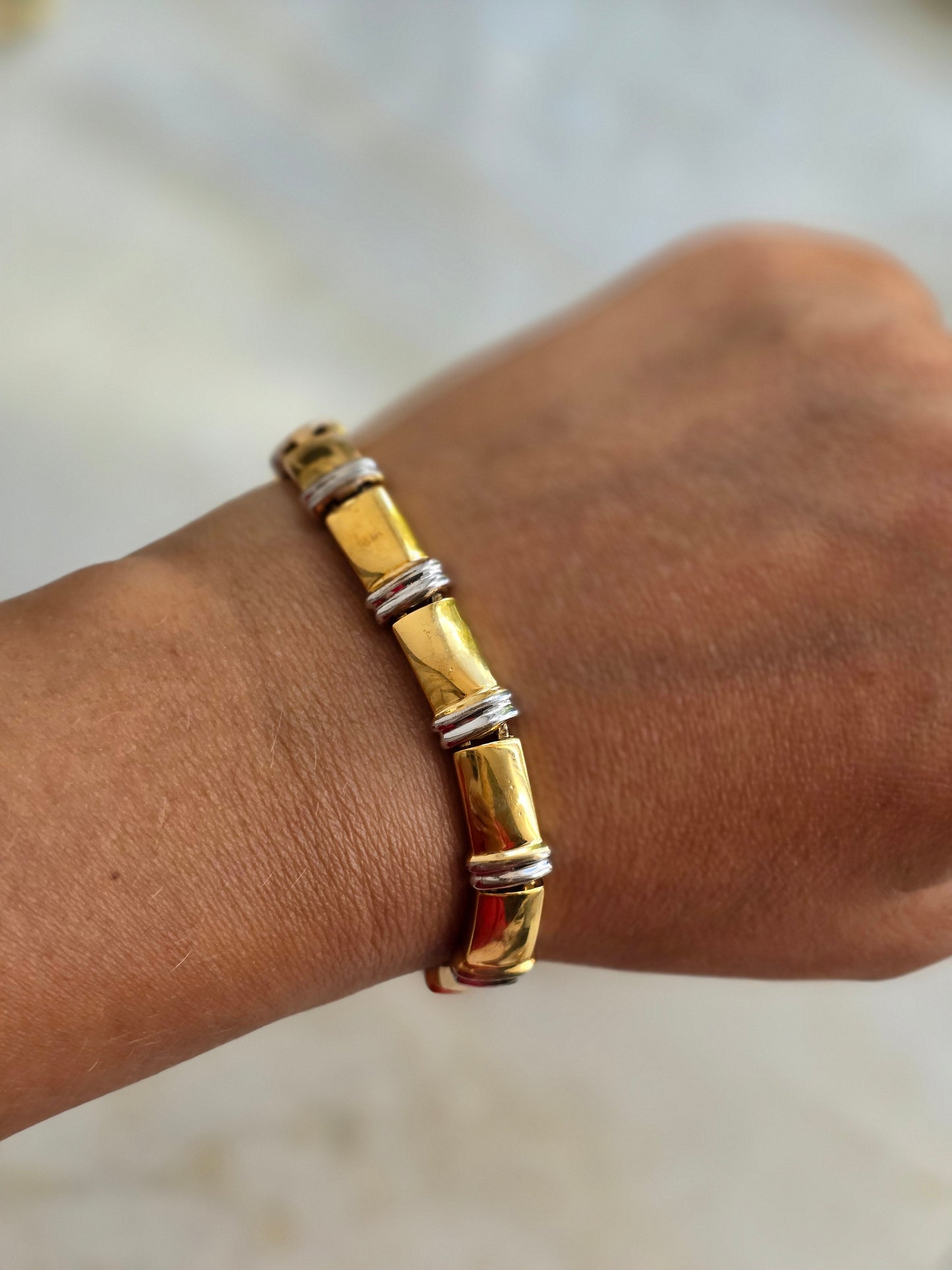 Vintažinė aukso spalvos apyrankė