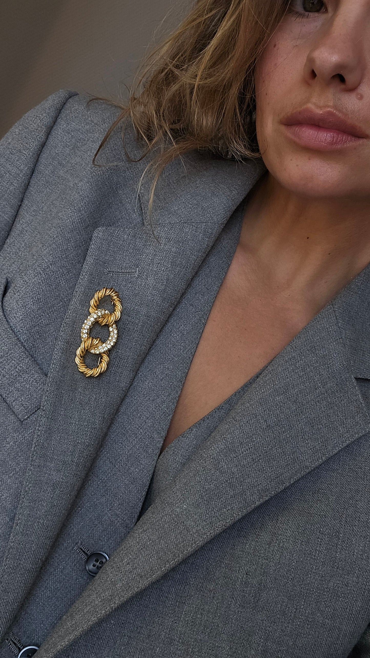 Vintažinė Christian Dior sagė pinta virvė