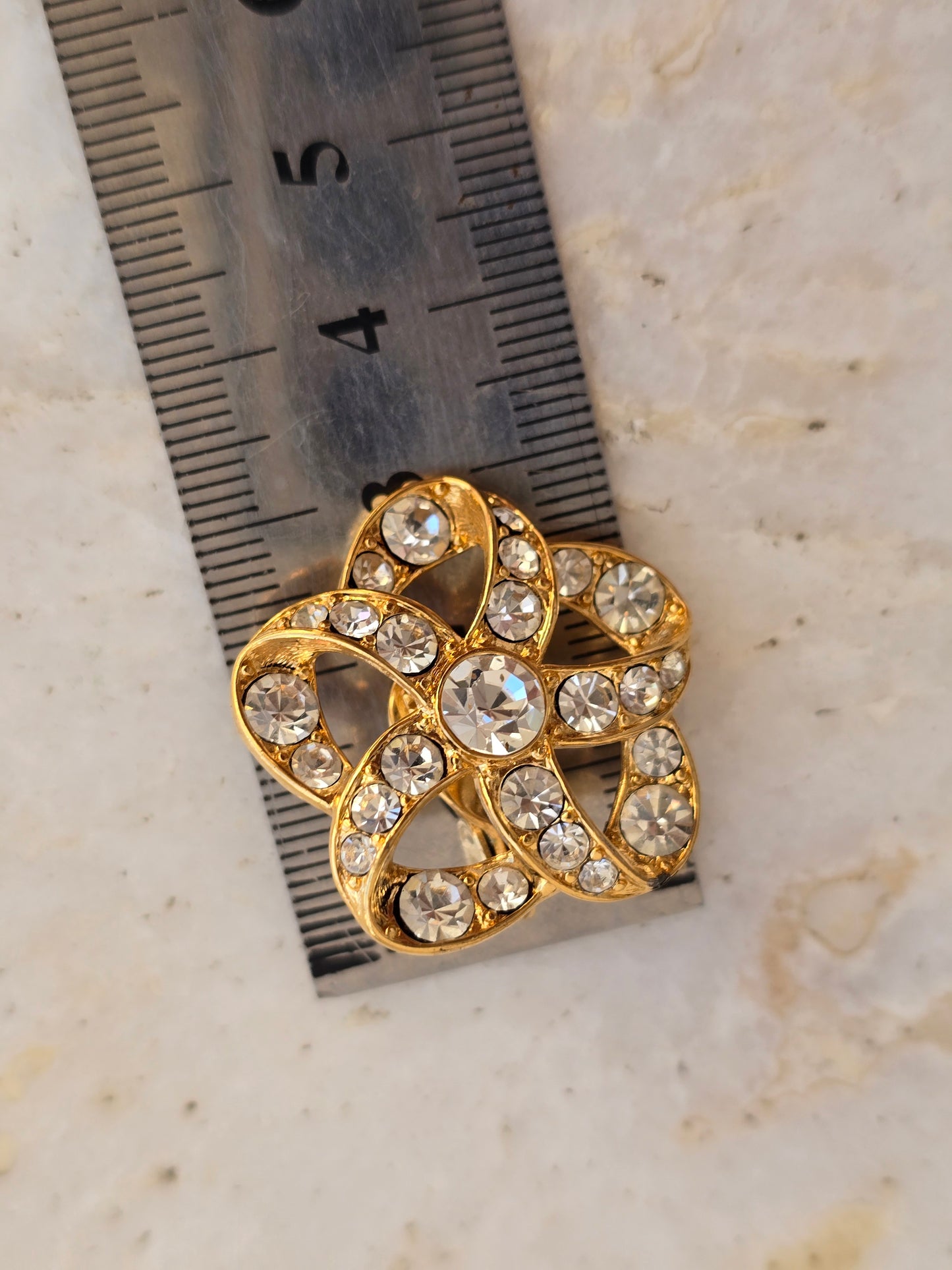 Vintažiniai aukso spalvos Monet klipsai