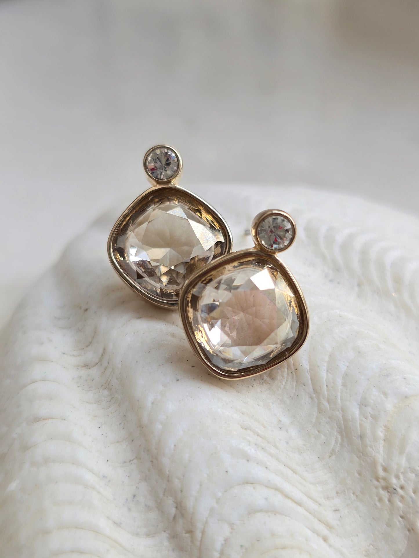Aukso spalvo Swarovski auskarai su šampano spalvos kristalu