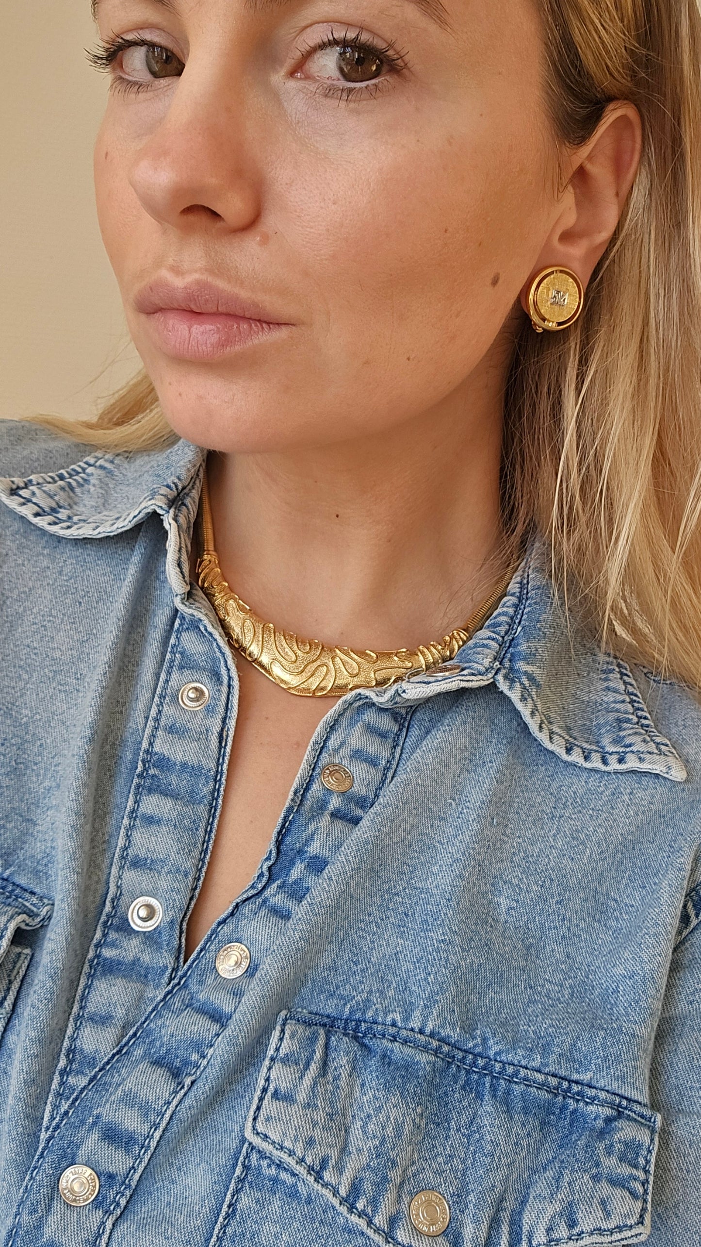 Vintažinis paauksuotas Nina Ricci kaklo papuošalas