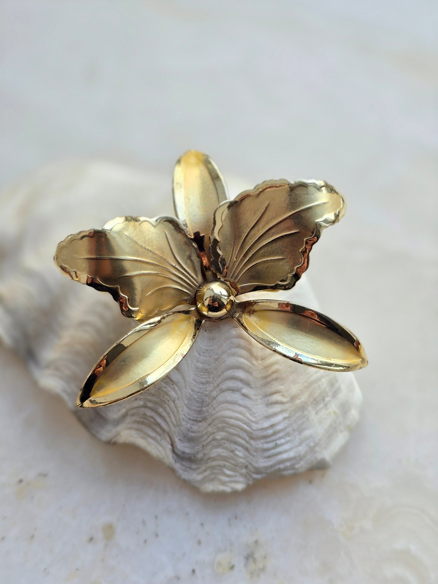 Vintažinė sagė orchidėja