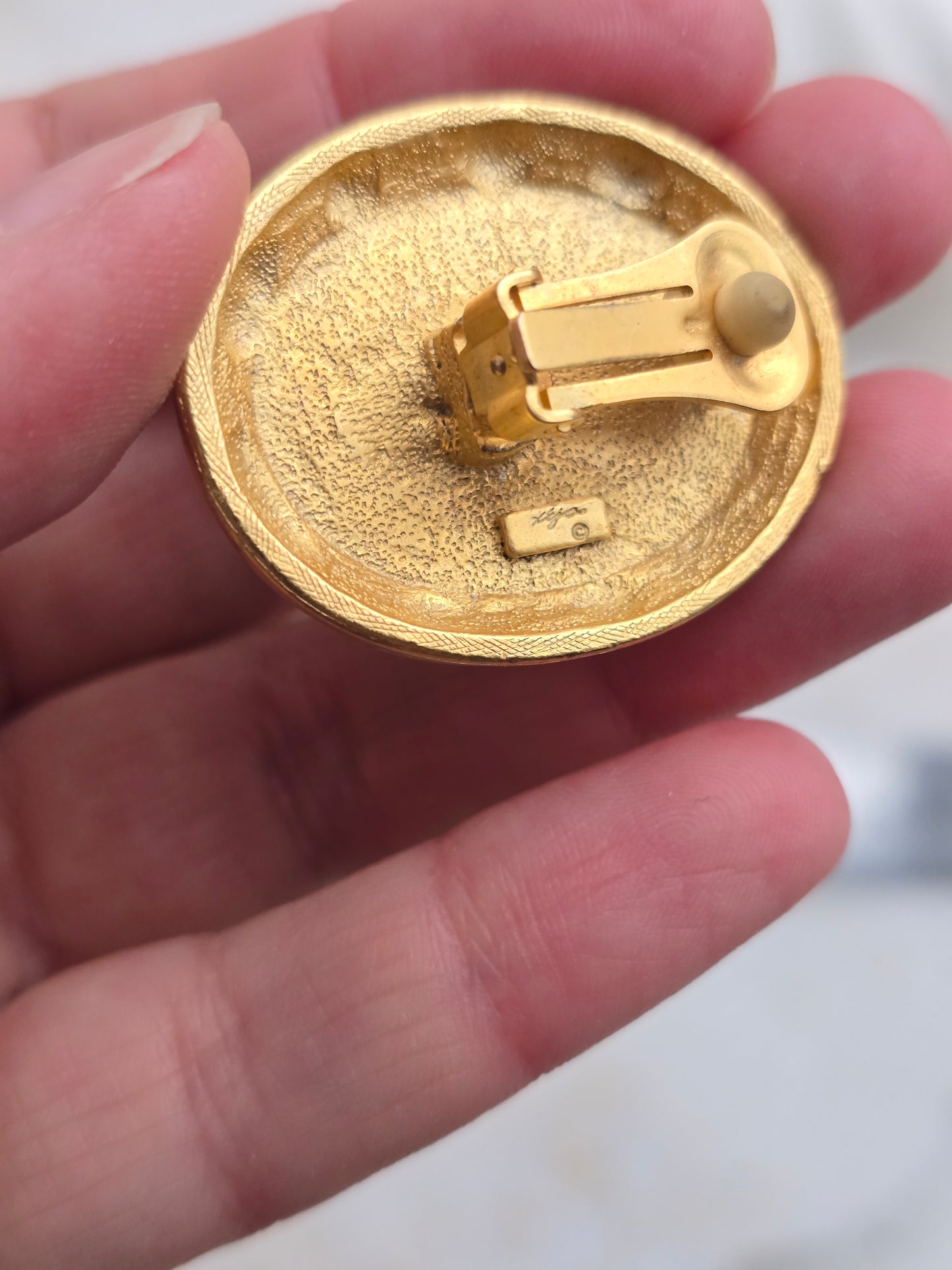 Vintažiniai XEJA matinio aukso klipsai