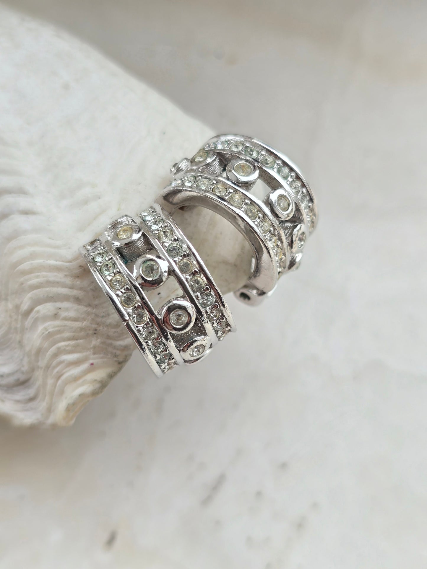 Vintažiniai CHRISTIAN DIOR sidabro spalvos klipsai