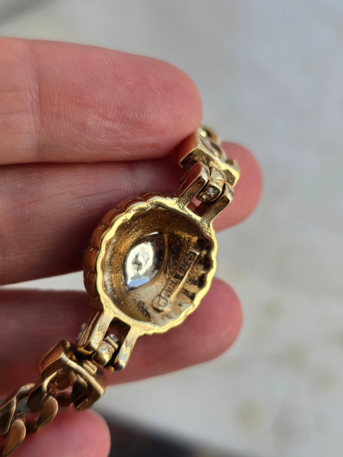 Vintažinė paauksuota NINA RICCI apyrankė