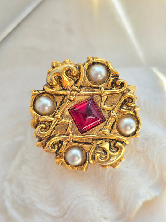 Vintažinė CHANTAL DE KEROUARTZ sagė