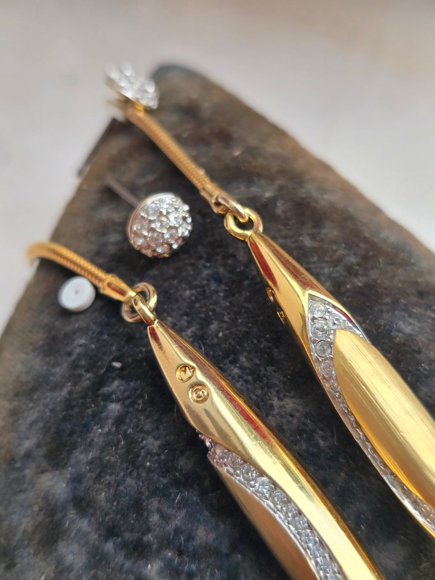 Paauksuoti 22k auksu Swarovski Atelier ilgi auskarai 2in1