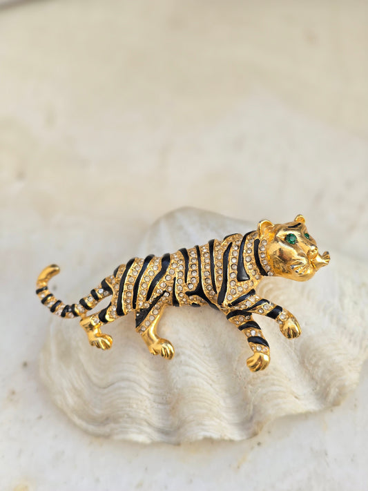 Vintažinė žymėta aukso spalvos sagė tigras