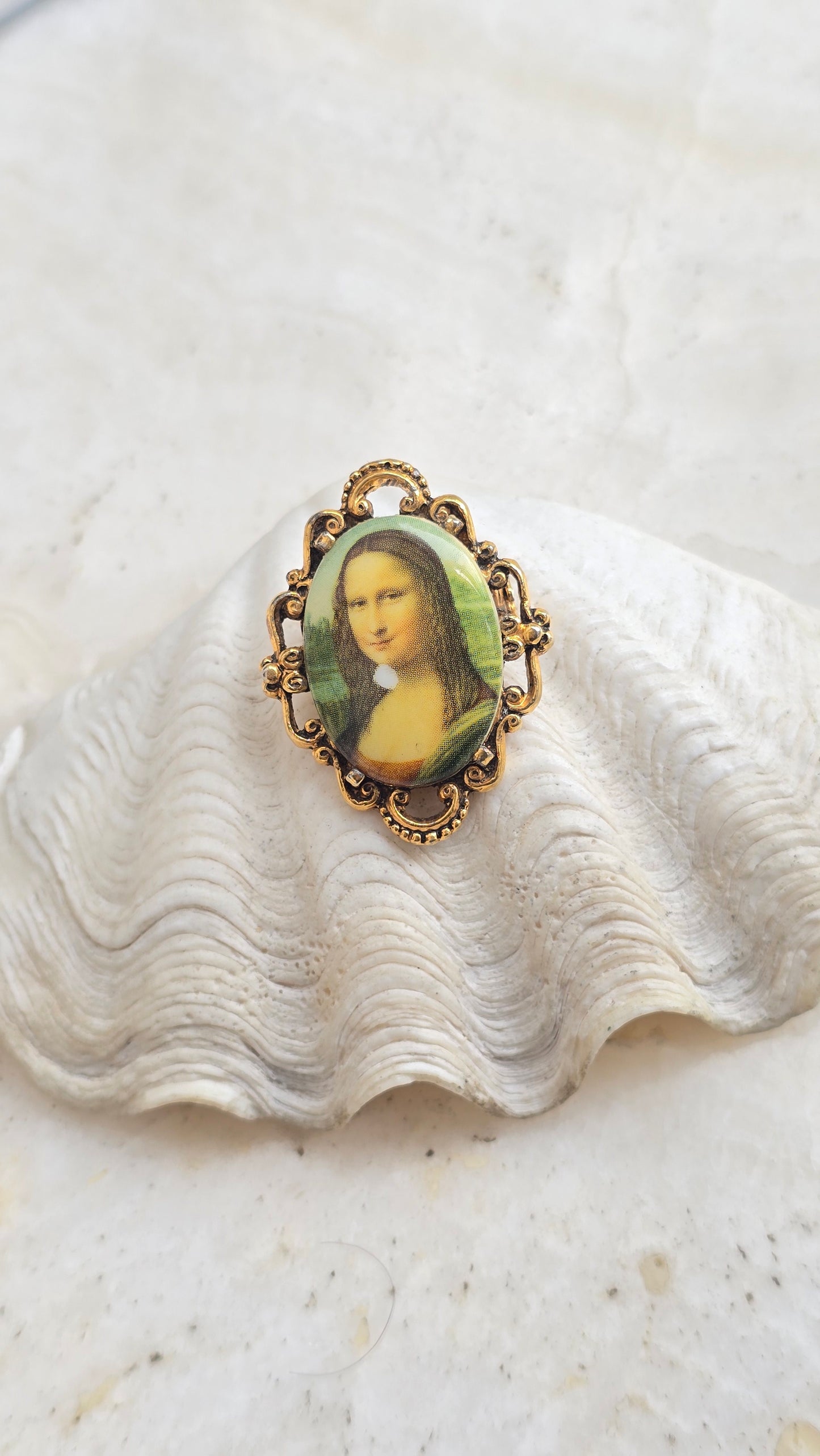 Vintažinė sagė MONA LIZA