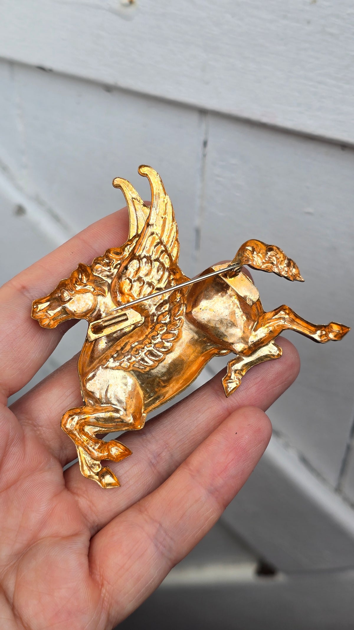 Vintažinis 40tų metų aukso spalvos sagė Pegasas