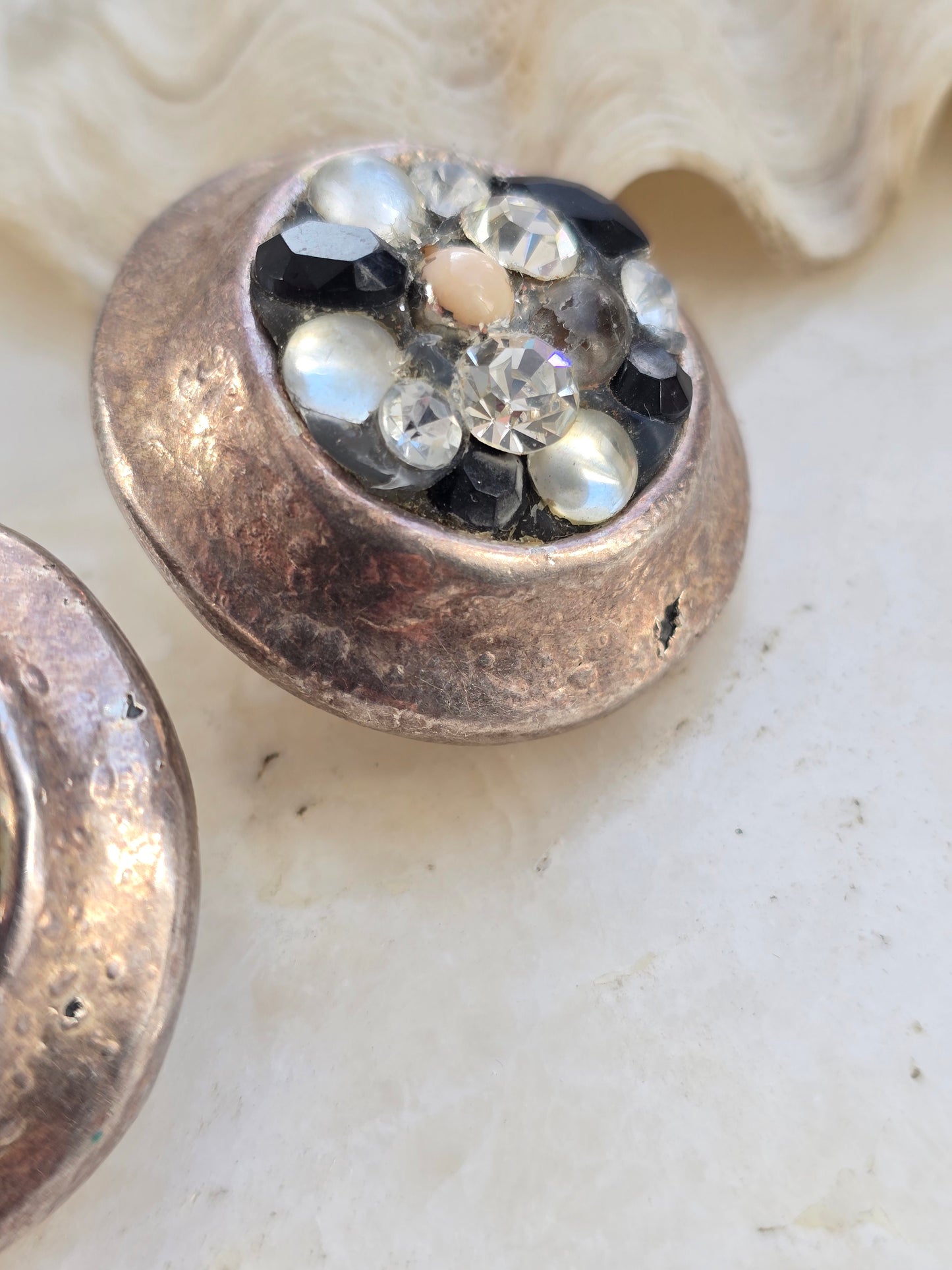 Vintažiniai JACKIE DE G sidabro spalvos klipsai