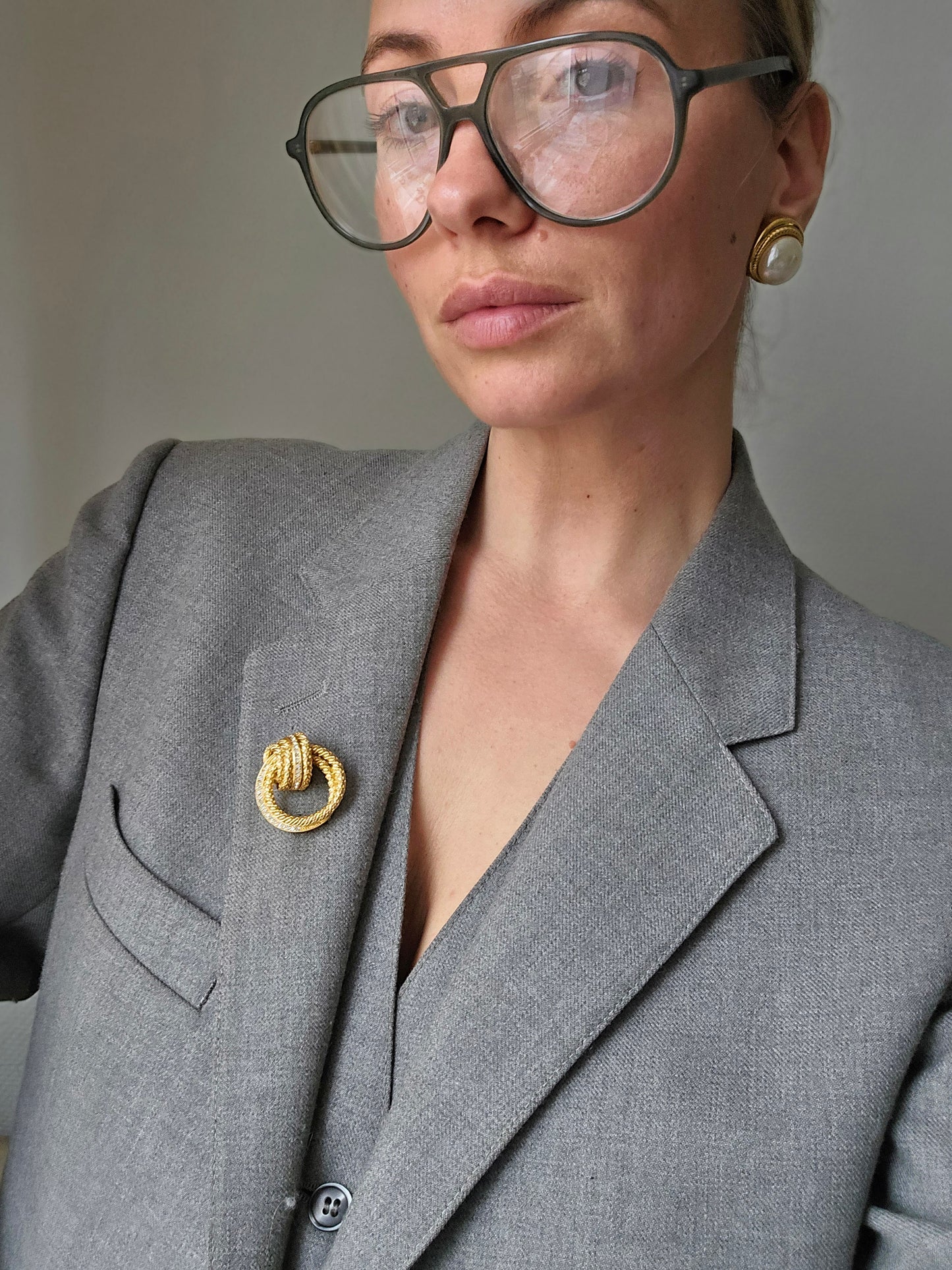 Vintažinė CHRISTIAN DIOR sagė pinta virvė