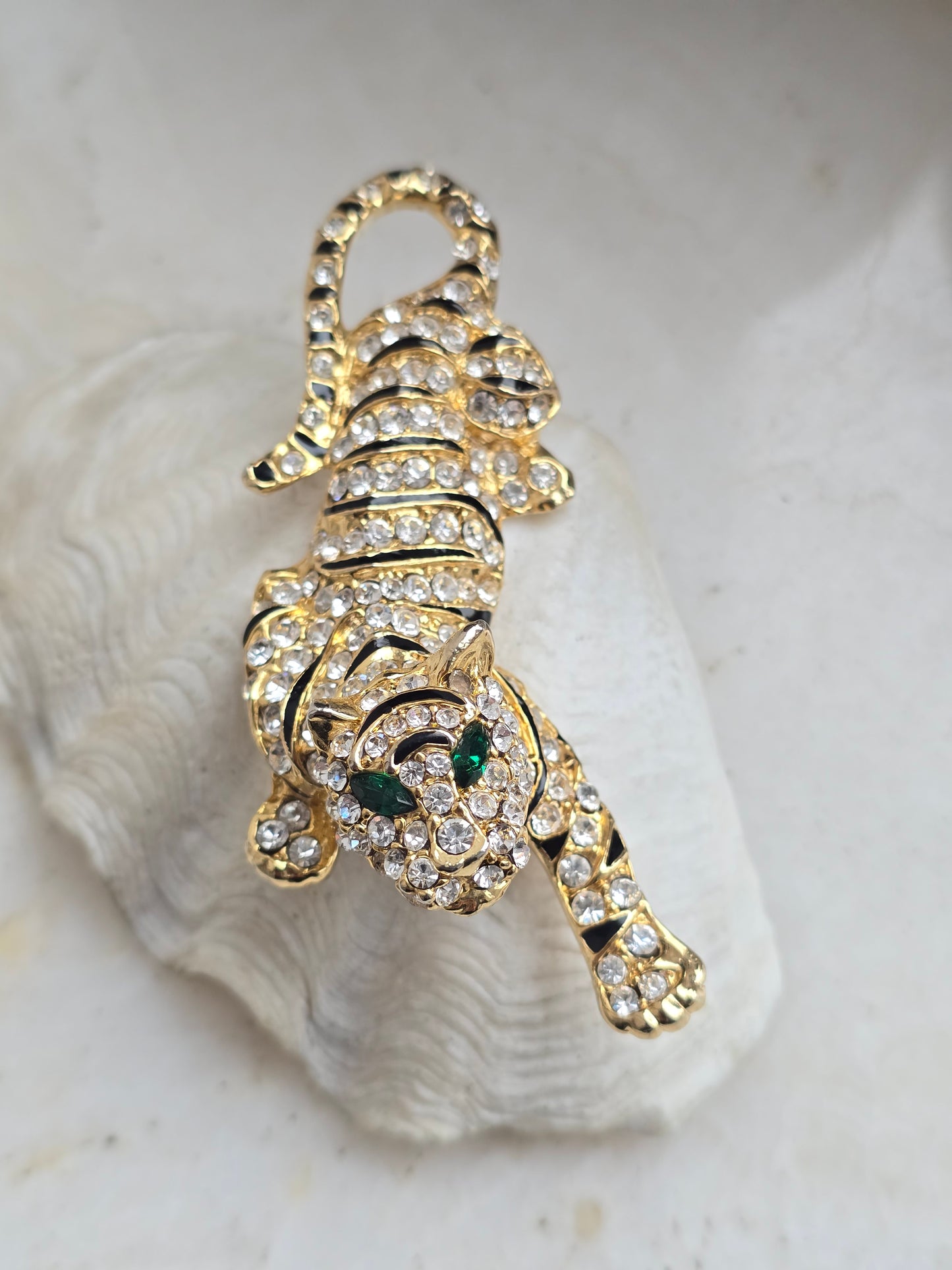 Vintažinė sagė tigras su stiklo kristalais