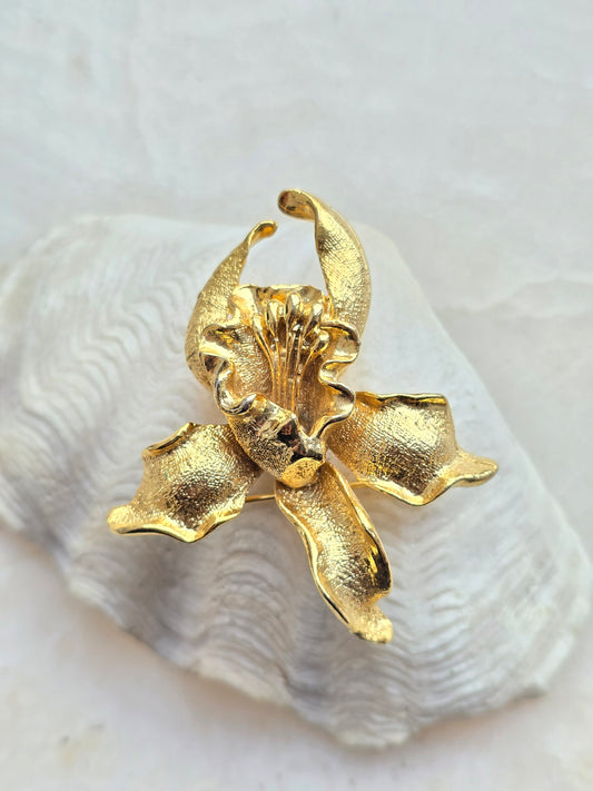 Vintažinė aukso spalvos sagė orchidėja