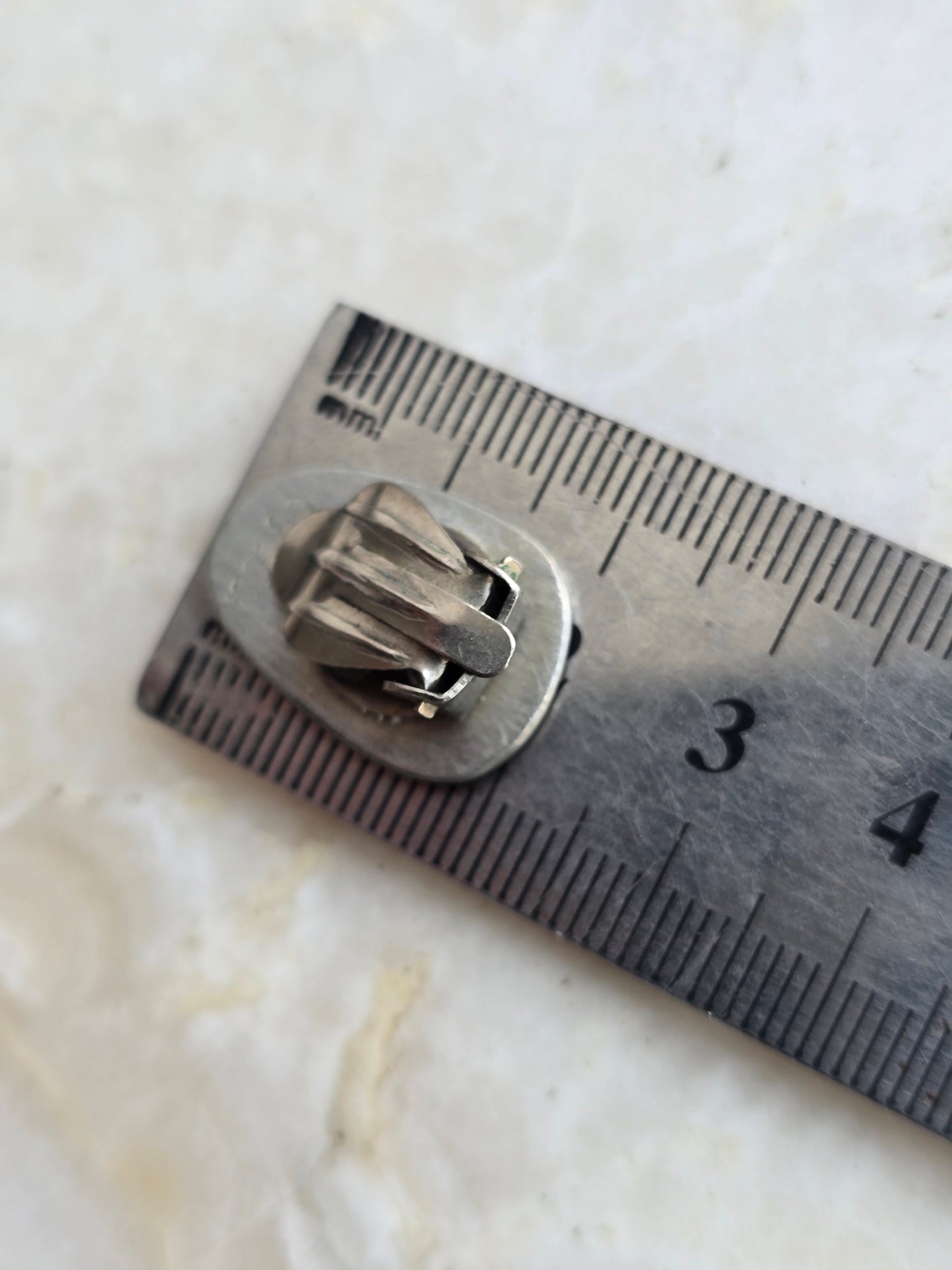 Vintažiniai sidabro spalvos auskarai