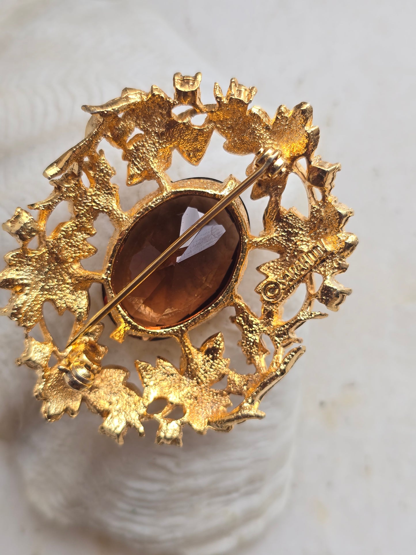 Vintažinė Sarah Coventry sagė