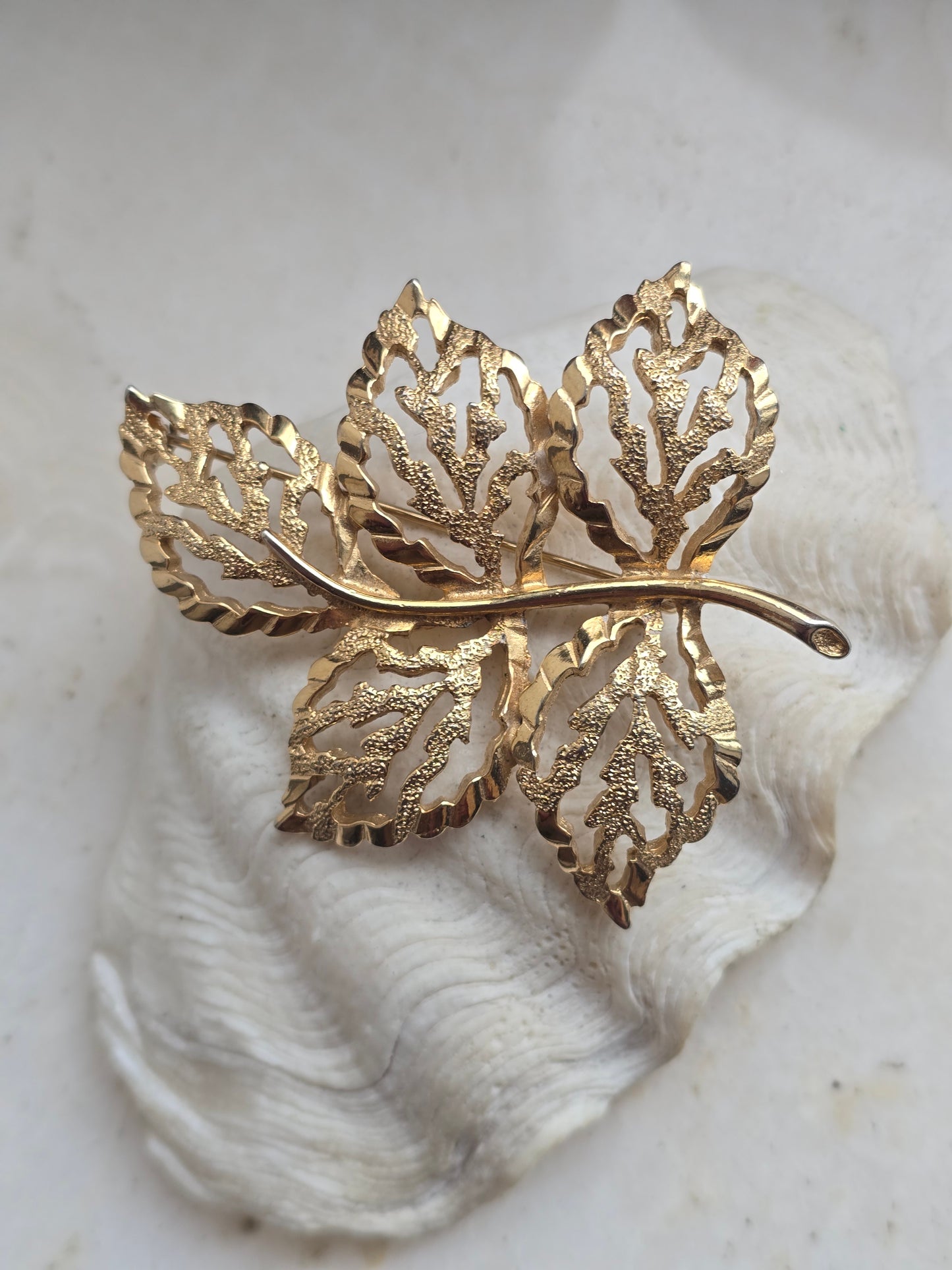 Vintažinė Sarah Coventry sagė lapelis