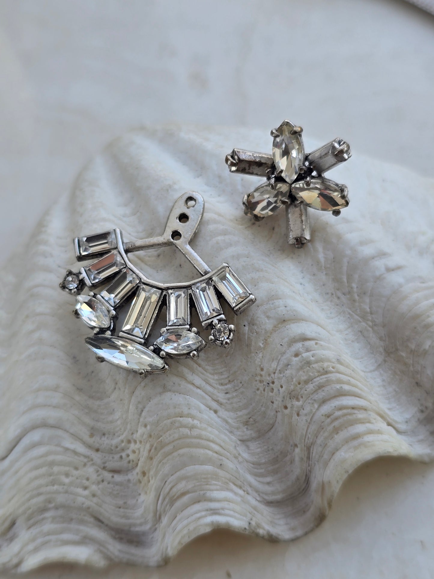 Sidabro spalvos STELLA & DOT auskarai transformeriai