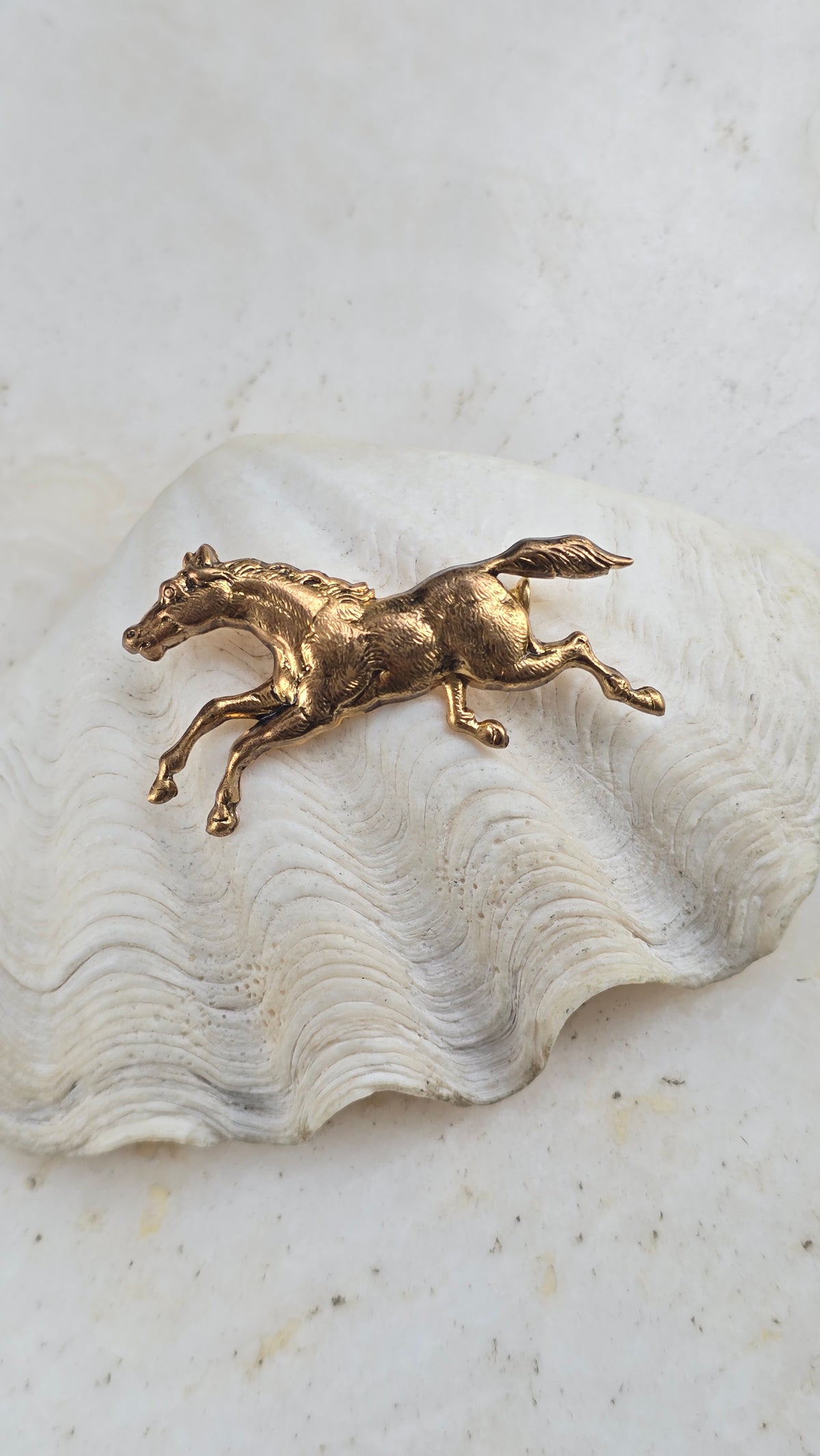 Vintage 70s horse brooch
