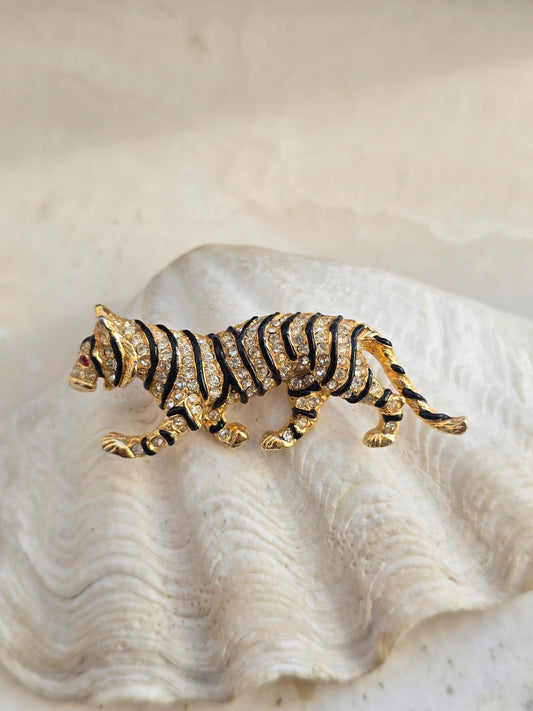 Vintažinė aukso spalvos sagė tigras