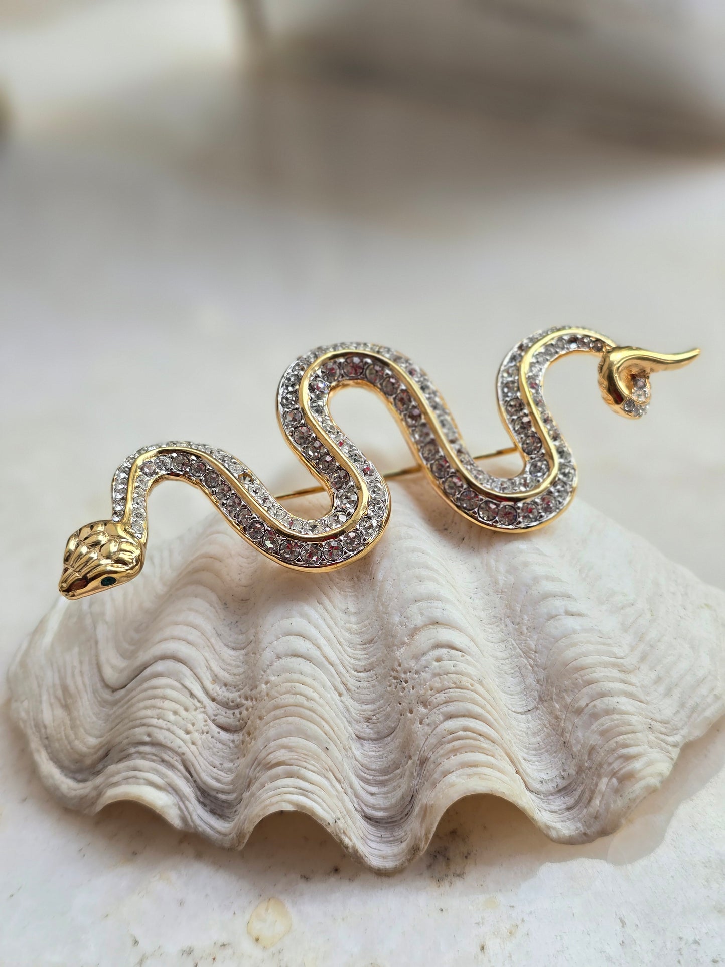 Paauksuota 22 auksu Swarovski Atelier sagė gyvatė