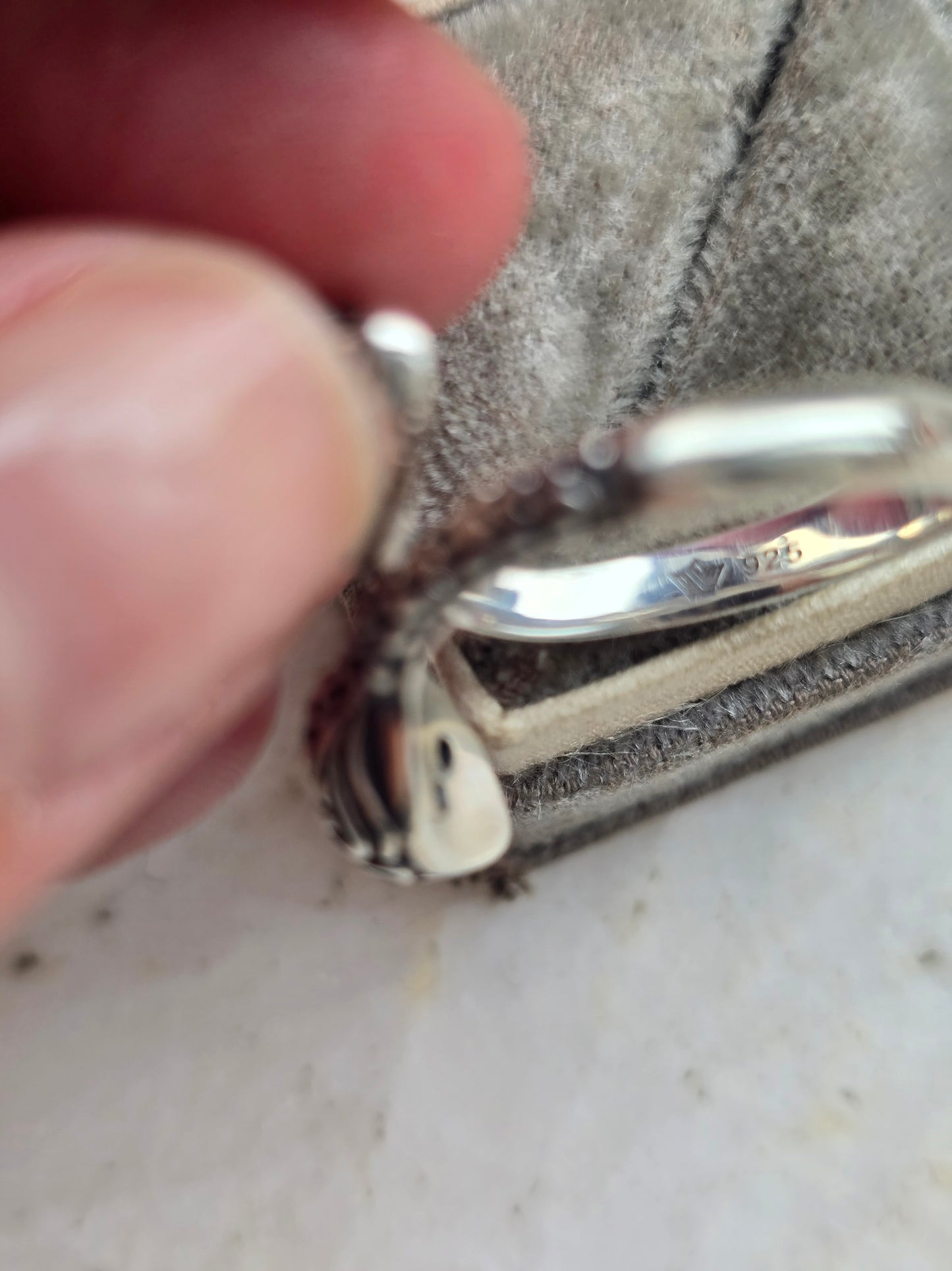 Sidabrinis žiedas gyvatės galvos