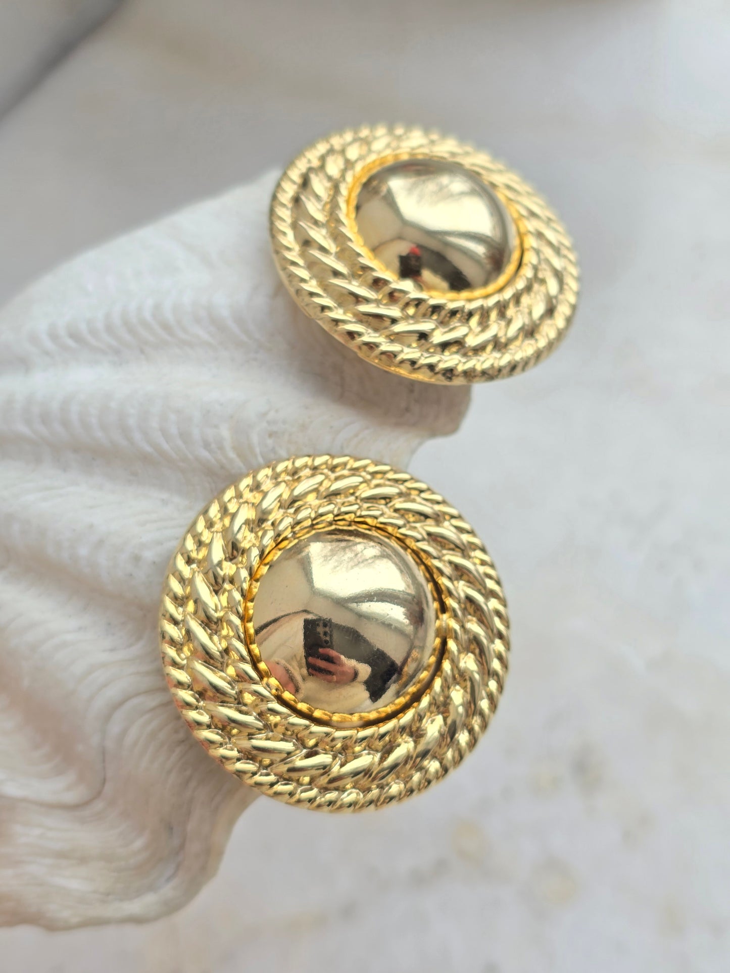 Vintažiniai masyvūs lengvi klipsai