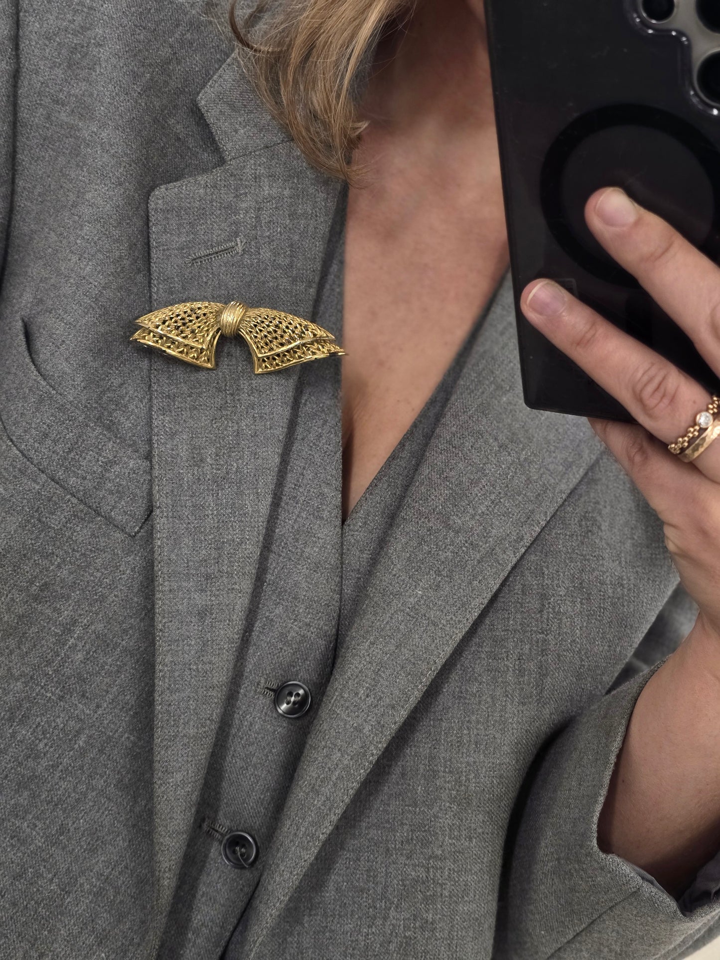 Vintažinė aukso spalvos sagė bantukas (Prancūzija)