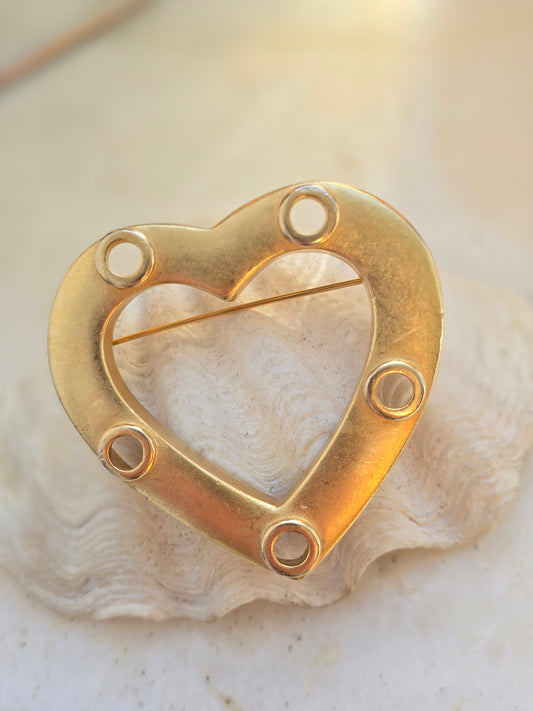 Vintažinė ERVIN PEARL matinio aukso spalvos sagė širdis